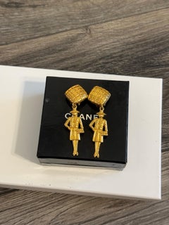 Chanel Vintage Gold Madame Coco Drop Clip On Statement Earrings