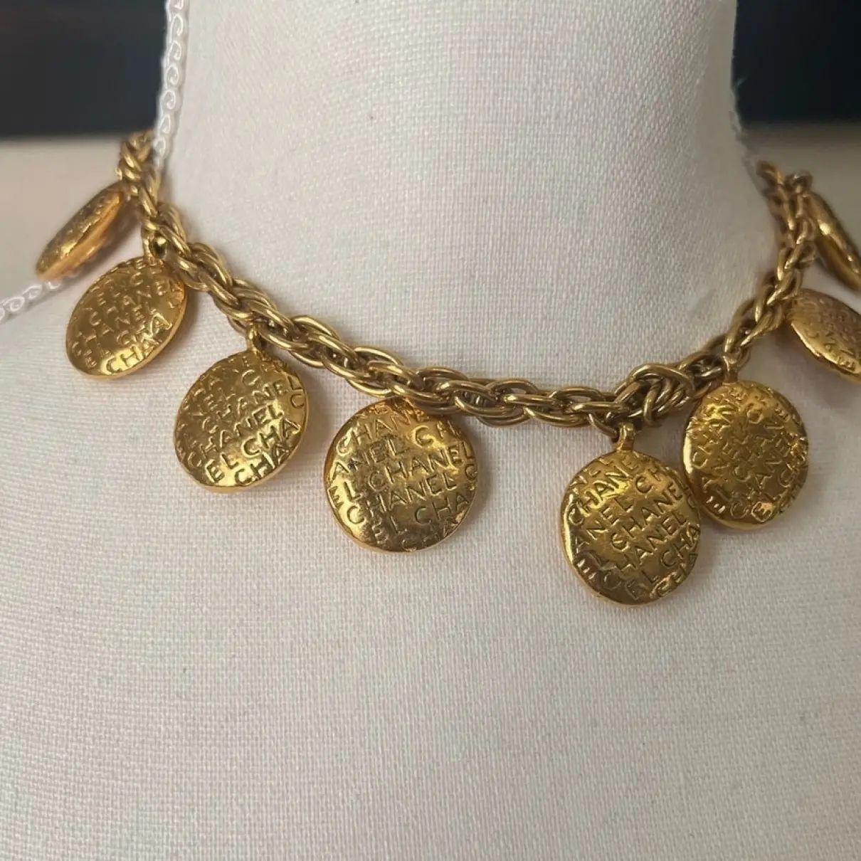 Chanel Vintage oro Mademoiselle Collana a girocollo con charme in vendita 3