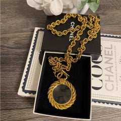Chanel Vintage Gold Magnifying Glass CC Logo Pendant Chain Necklace