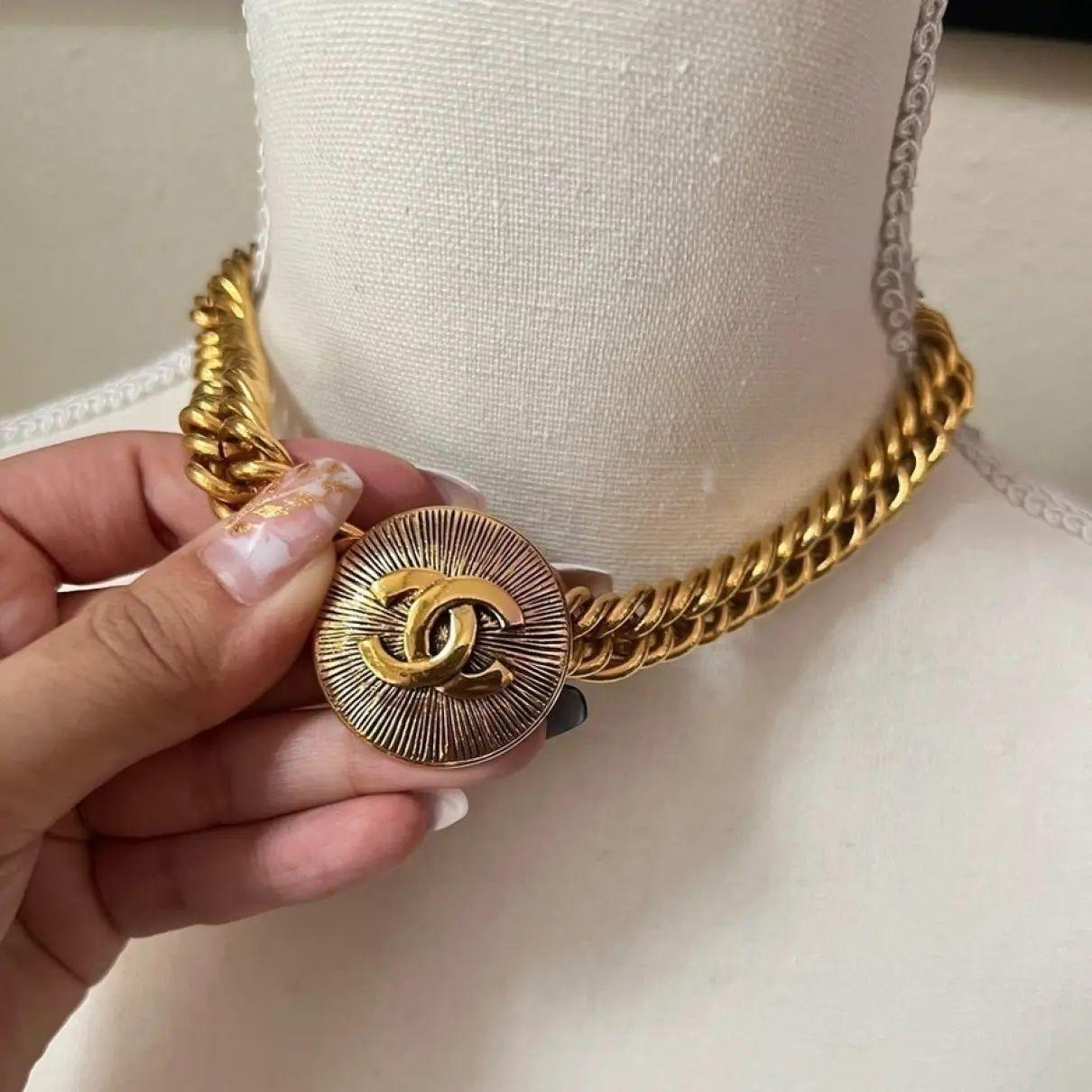 Women's or Men's Chanel Vintage Gold Medallion Coin CC Collar Necklace For Sale