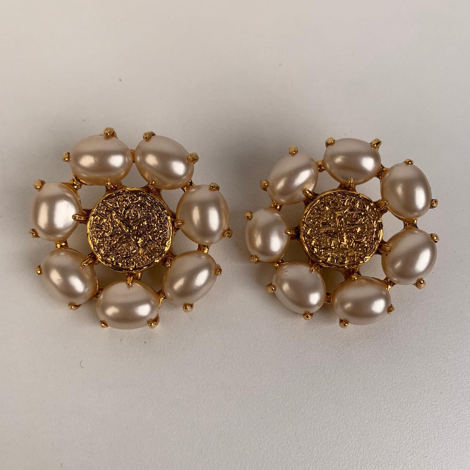 Women's Chanel Vintage Gold Metal and Glass Pearls Cabochons Clip On Earrings
