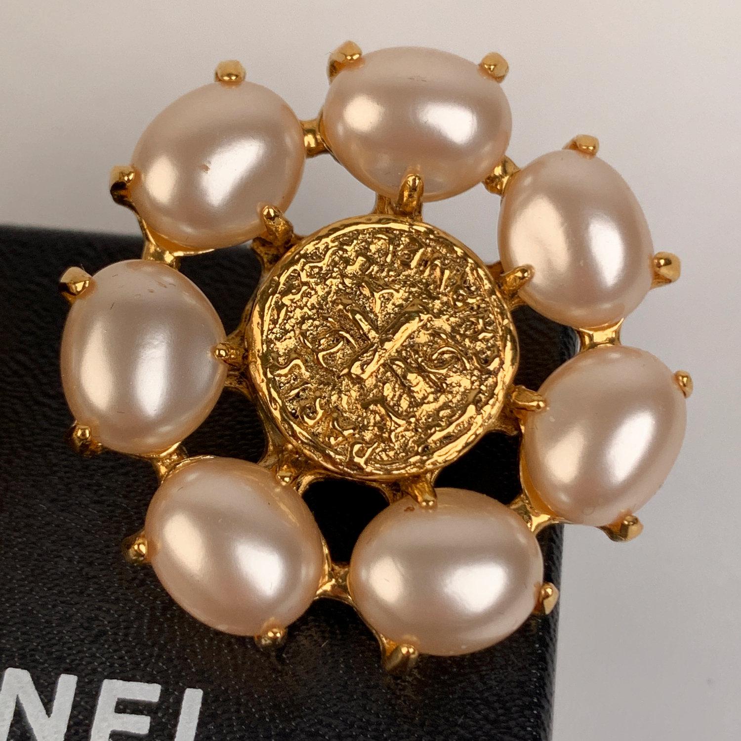 Chanel Vintage Gold Metal and Glass Pearls Cabochons Clip On Earrings 3