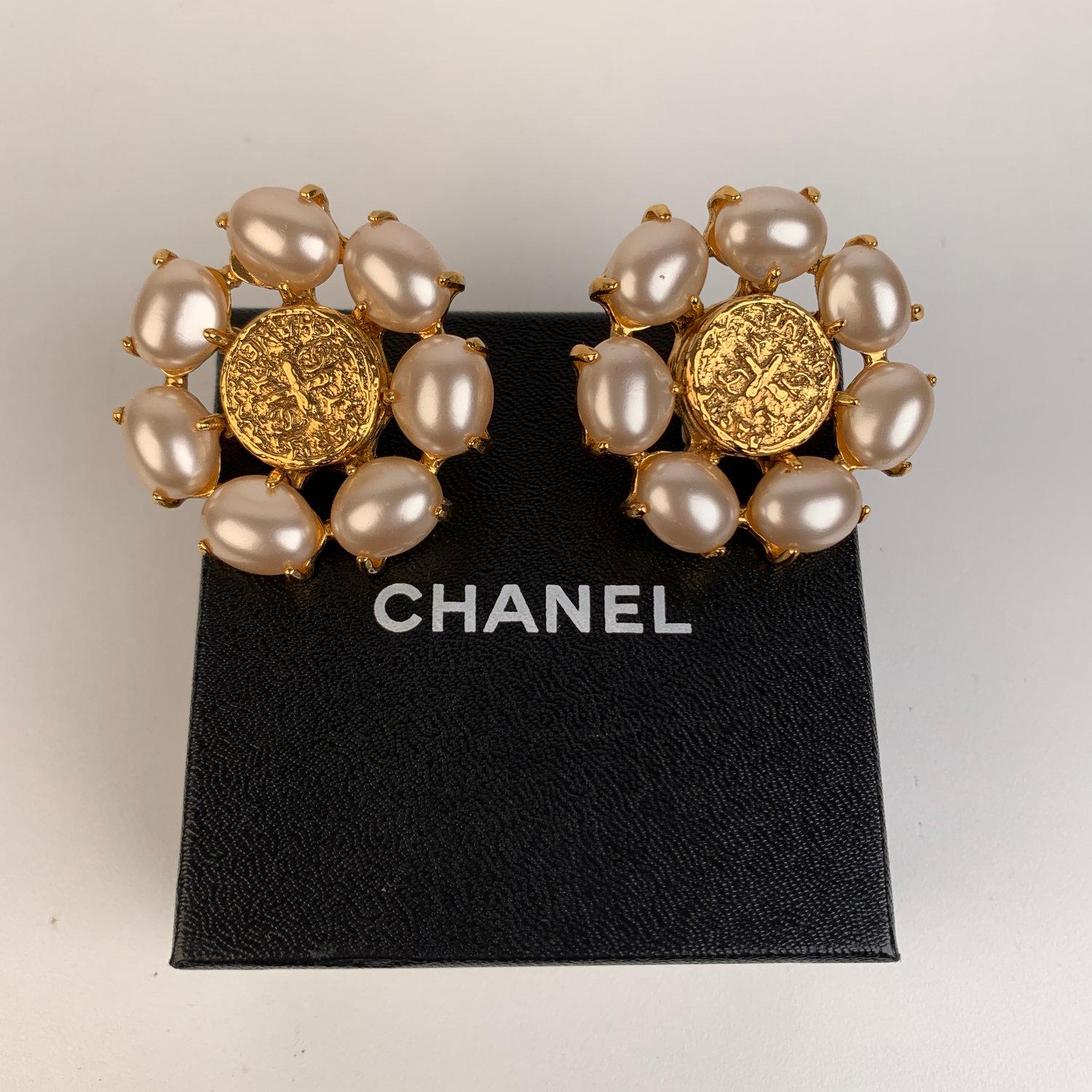 Chanel Vintage Gold Metal and Glass Pearls Cabochons Clip On Earrings 4
