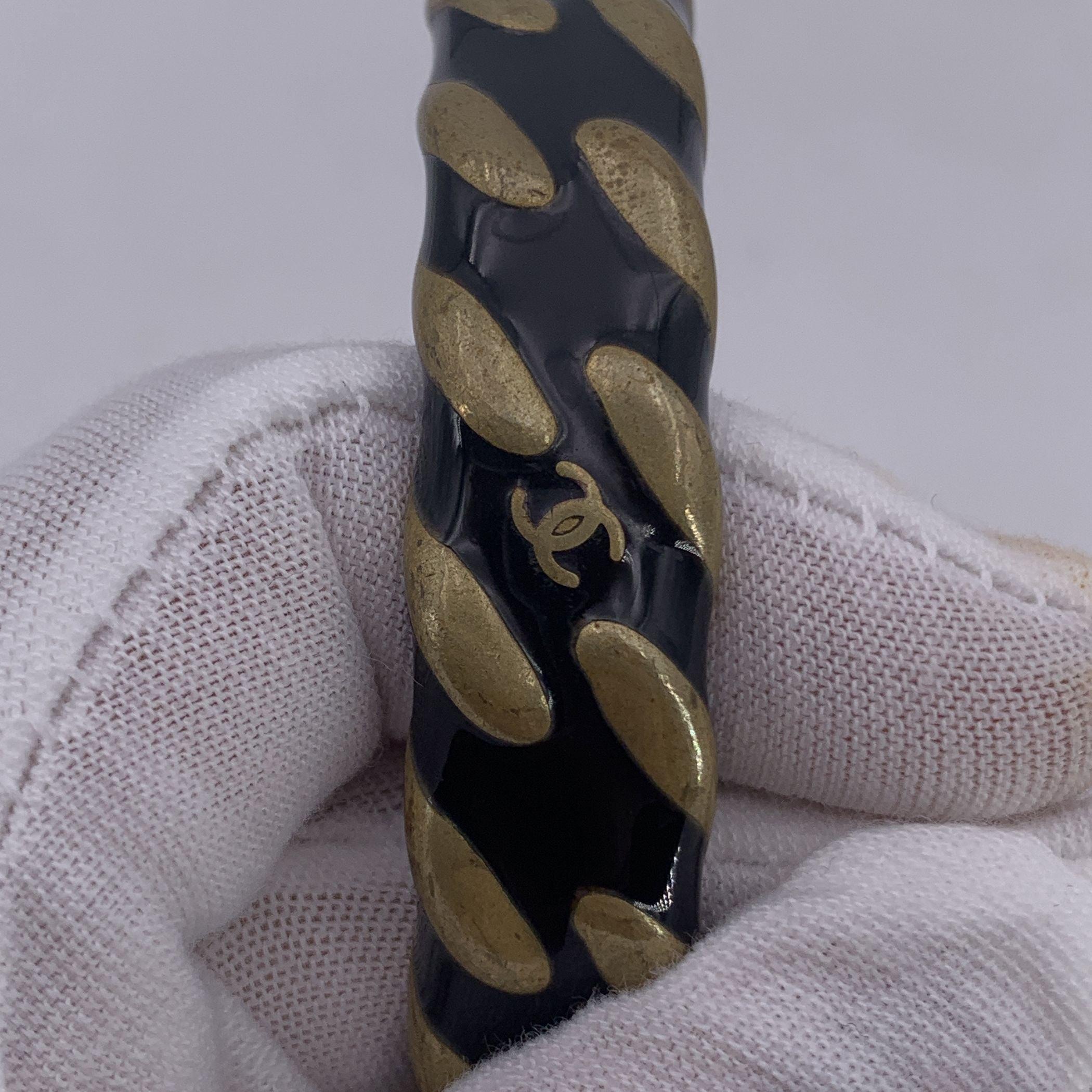 Chanel Vintage Gold Metal Black Enamel Bangle Bracelet In Excellent Condition In Rome, Rome