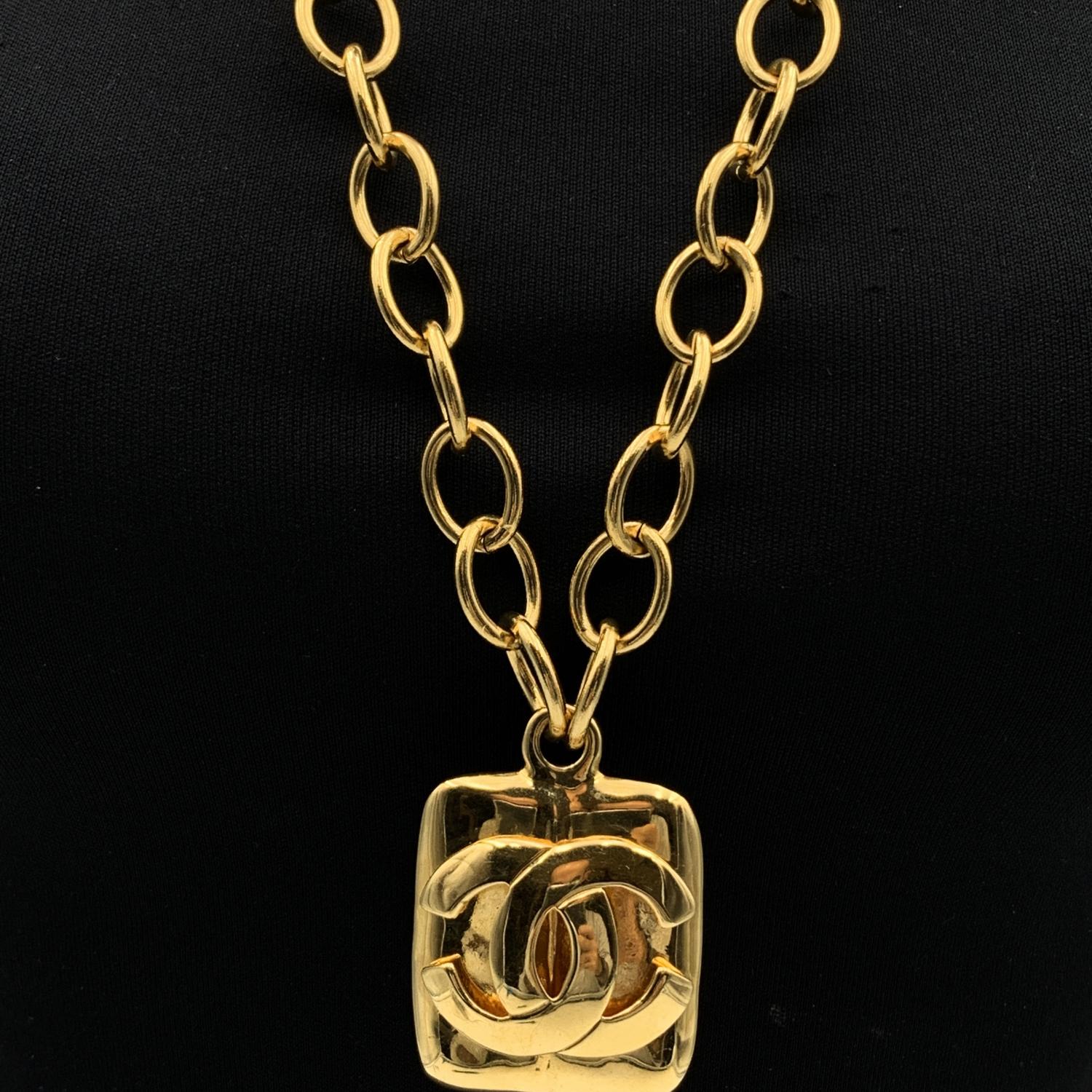 Gold metal chunky chain necklace by CHANEL. CC - CHANEL logo pendant. Rectangle-shaped pendant. Spring ring closure. Total length of the chain: 27.5 inches - 70 cm 'CHANEL 95 CC P - Made in France' oval mark on the reverse of the