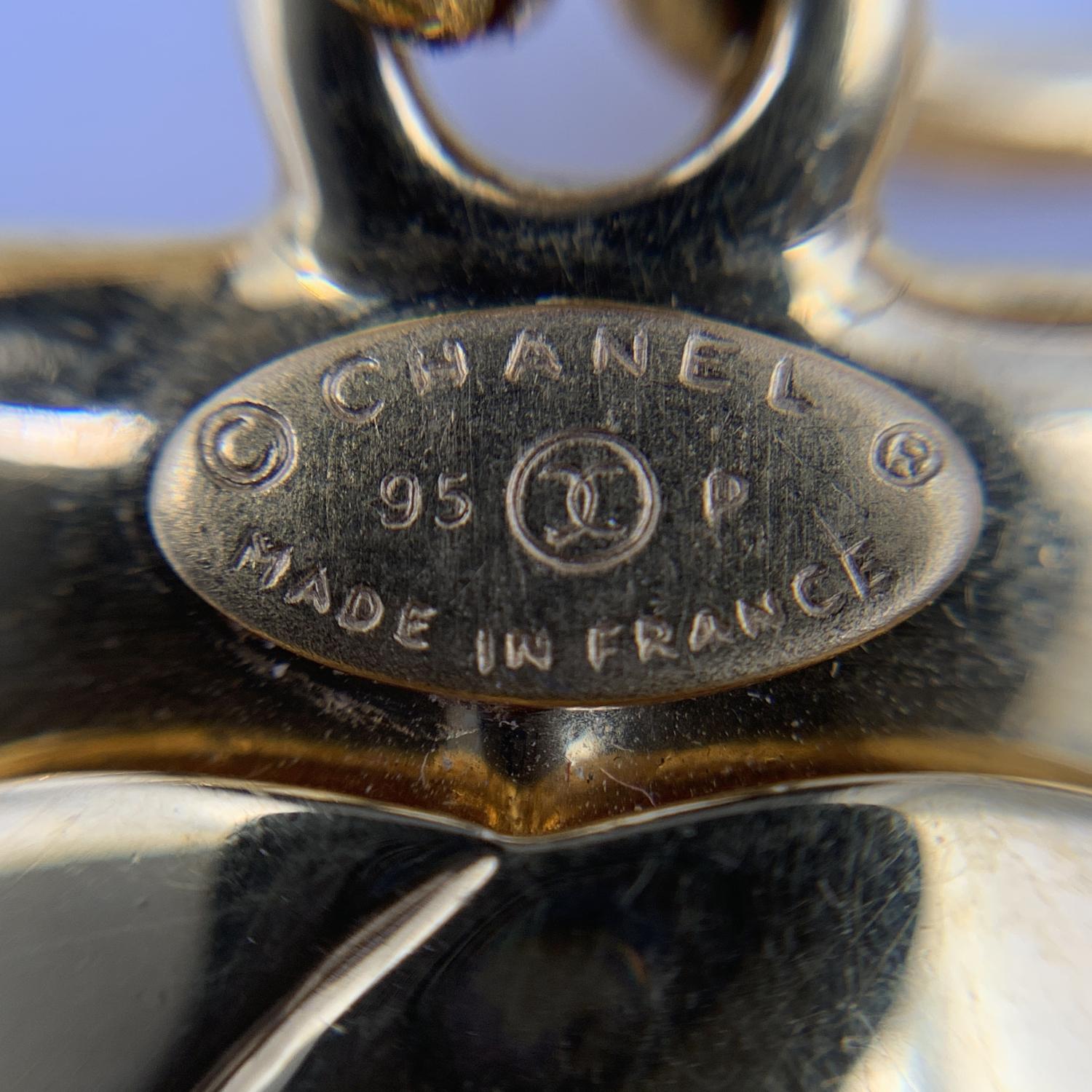 Women's Chanel Vintage Gold Metal Chunky Chain Necklace CC Logo Pendant