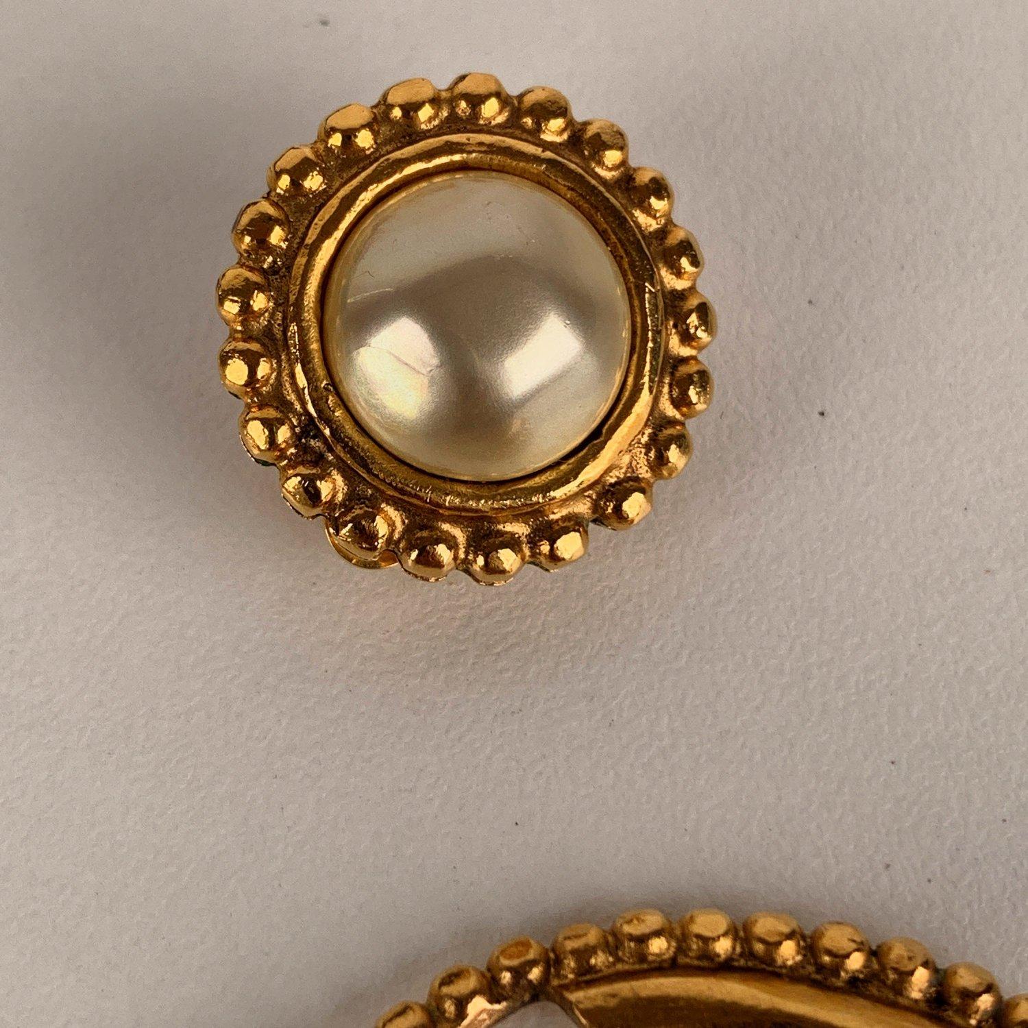 Chanel Vintage Gold Metal Faux Pearls Hoop Two Way Earrings In Good Condition In Rome, Rome