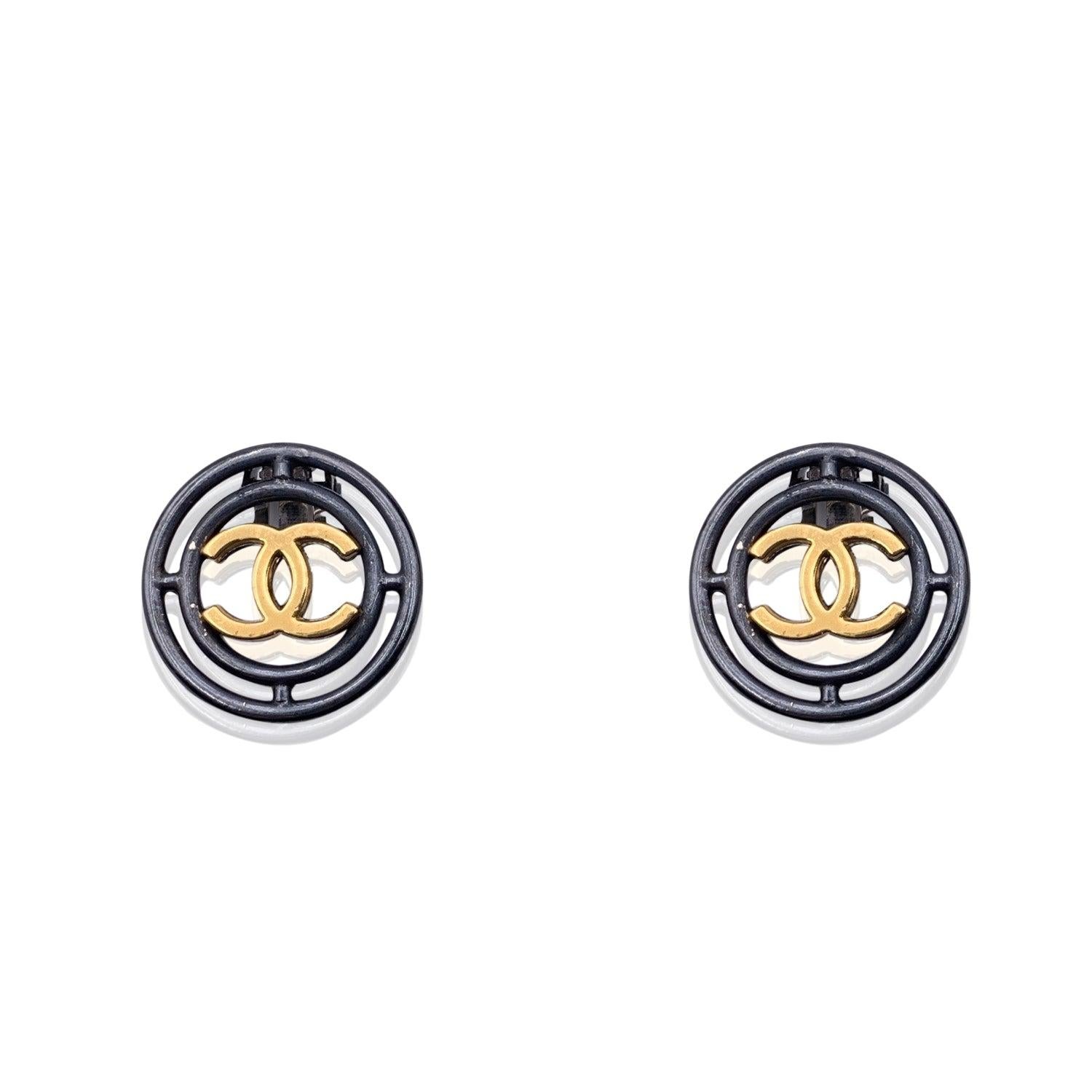 Chanel Vintage Gold Metal Gunmetal Round CC Logo Clip On Earrings at 1stDibs
