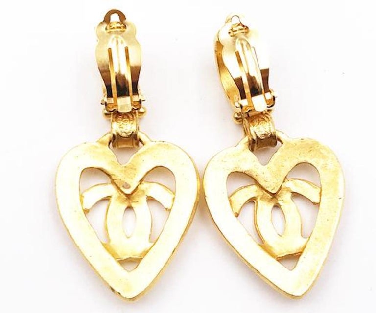 Chanel Vintage Gold Metal Heart CC Evening Drop Dangle Earrings II For ...