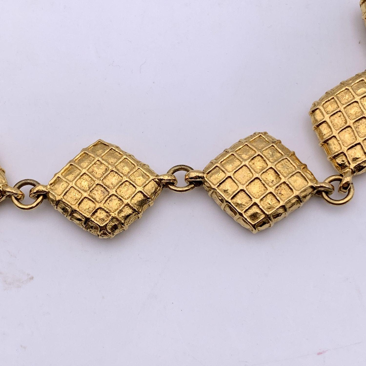 Chanel Vintage Gold Metal Quilted Collar Collier Necklace In Excellent Condition In Rome, Rome