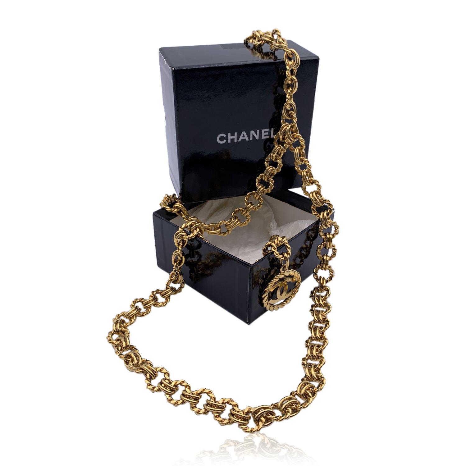 Chanel Vintage Gold Metal Ring Chain Belt with CC Pendant 1