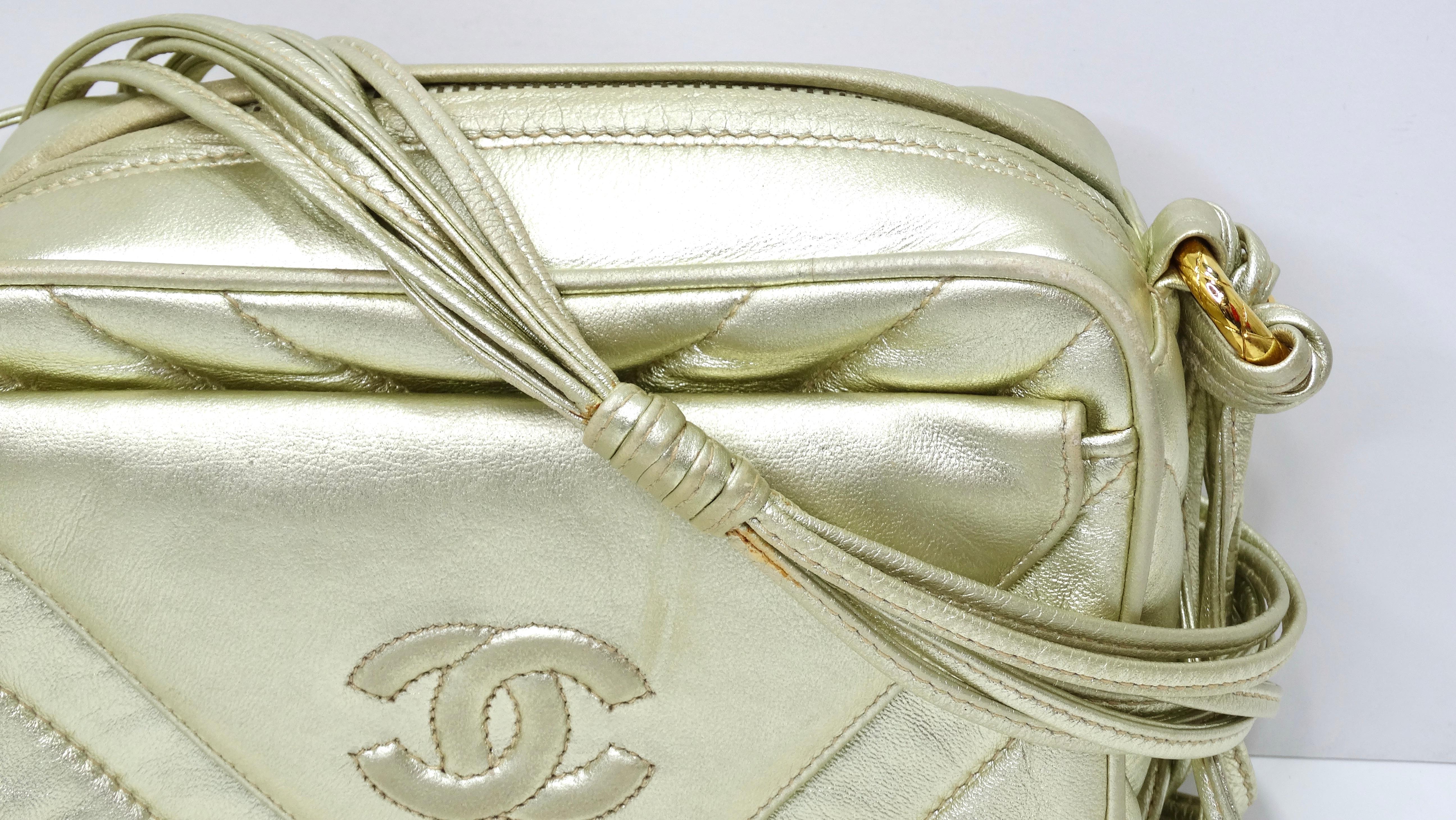 Chanel Vintage Gold Metallic CC Tassel Crossbody Bag In Good Condition For Sale In Scottsdale, AZ