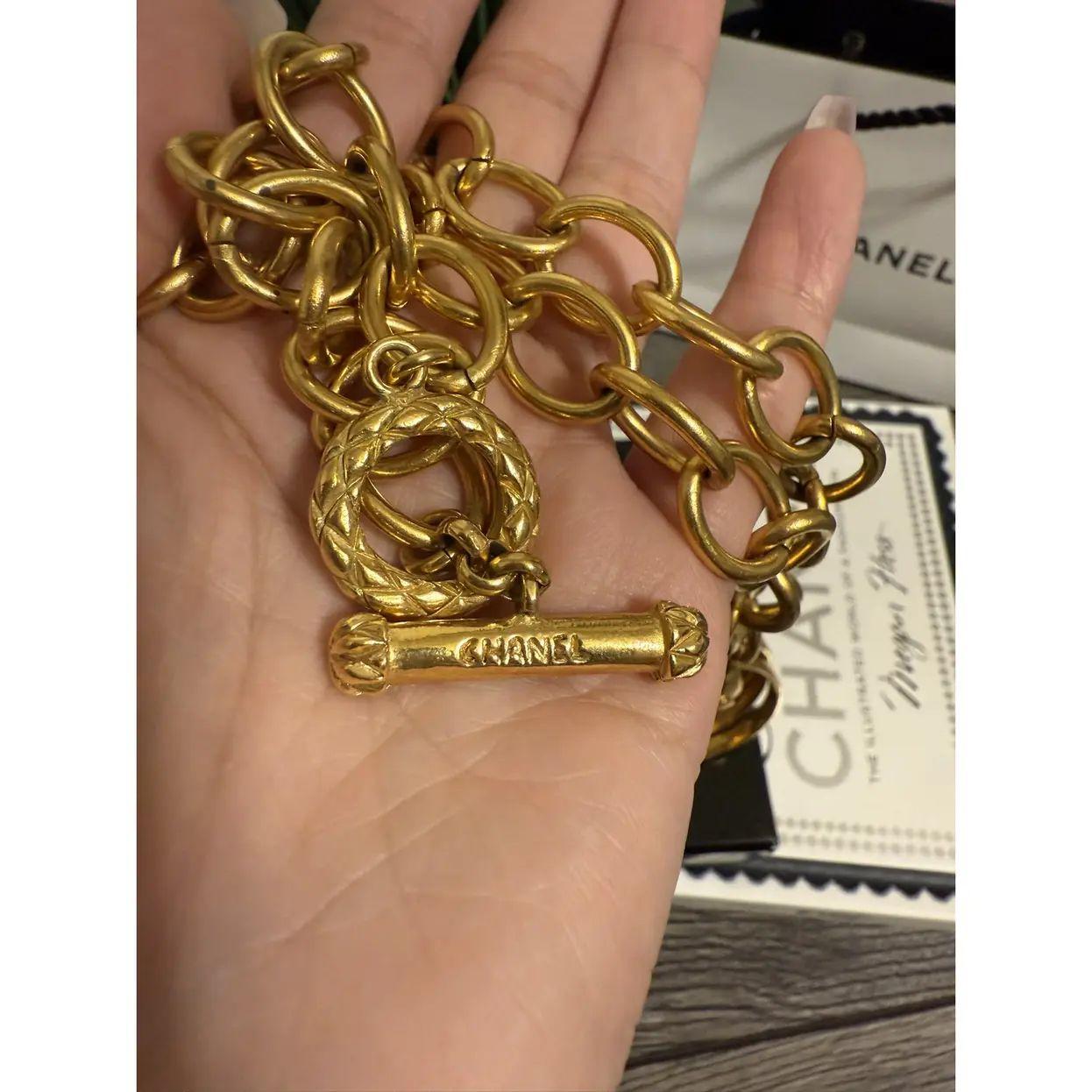 CHANEL Vintage Gold  Oval CC Logo Chunky Chain Pendant Necklace, circa 1995 For Sale 6