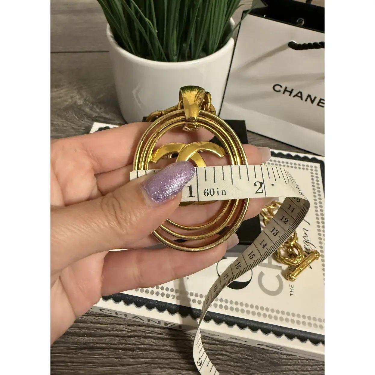 Women's or Men's CHANEL Vintage Gold  Oval CC Logo Chunky Chain Pendant Necklace, circa 1995 For Sale