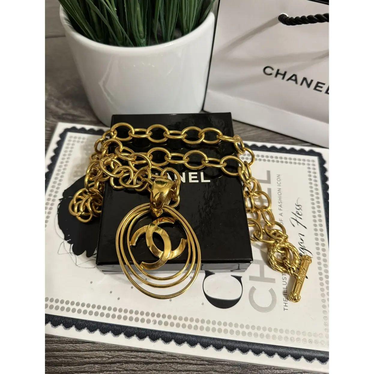 CHANEL Vintage Gold  Oval CC Logo Chunky Chain Pendant Necklace, circa 1995 For Sale 3
