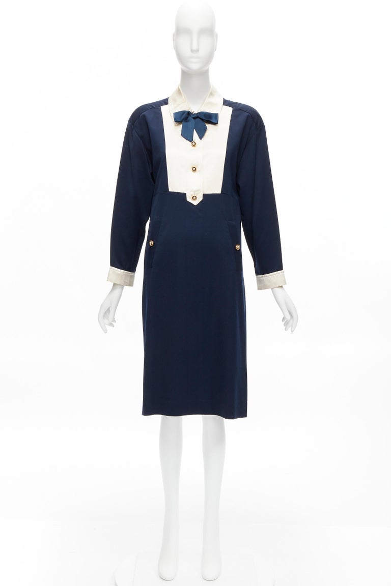 CHANEL Vintage gold pearl button cream navy two tone wool silk dress FR36 S  For Sale at 1stDibs