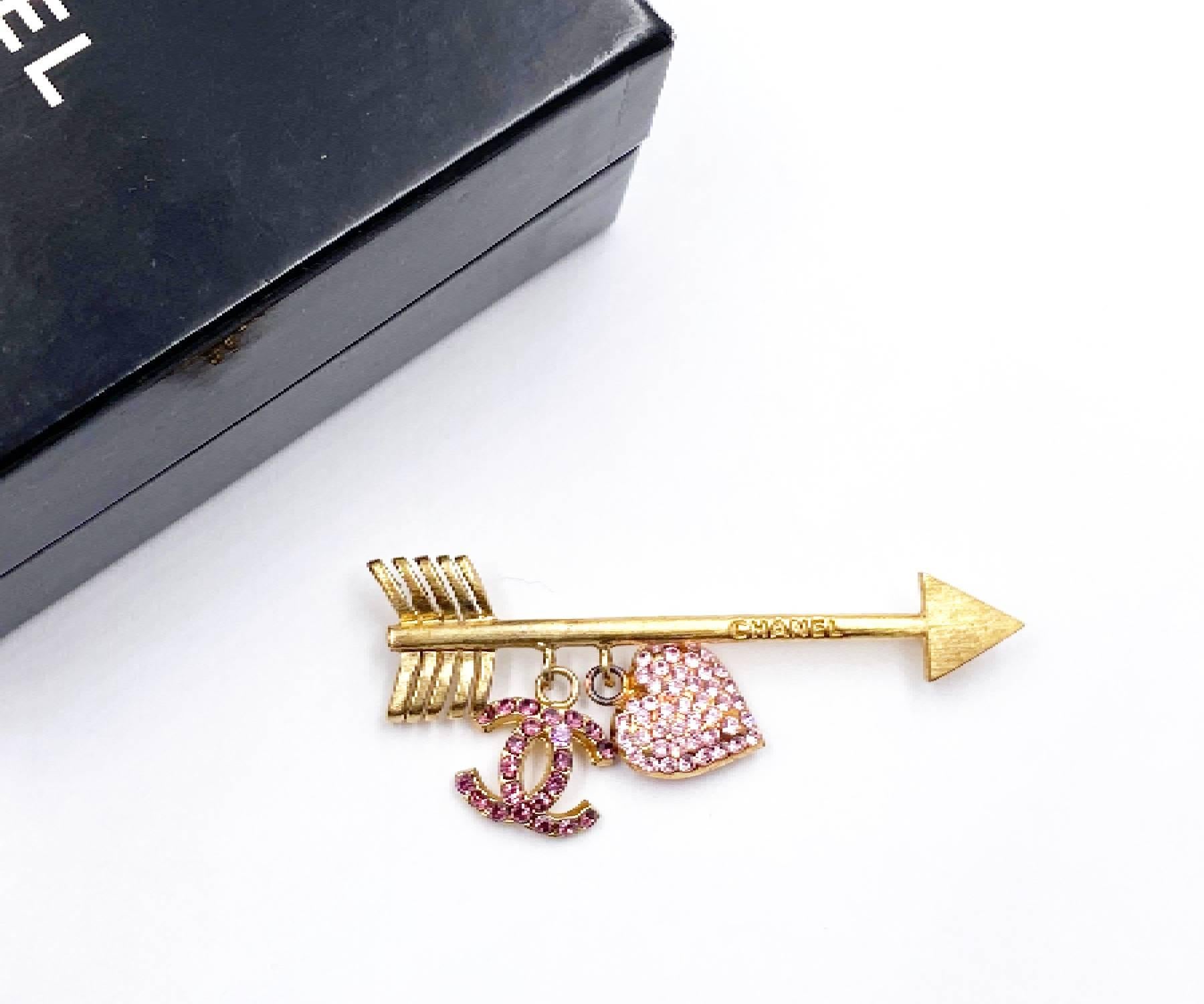 Artisan Chanel Vintage Gold Plated Arrow Pink Crystal CC Heart Brooch