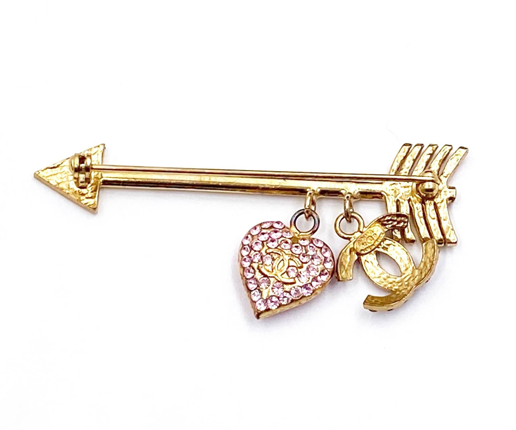 Chanel Vintage Gold Plated Arrow Pink Crystal CC Heart Brooch In Good Condition In Pasadena, CA