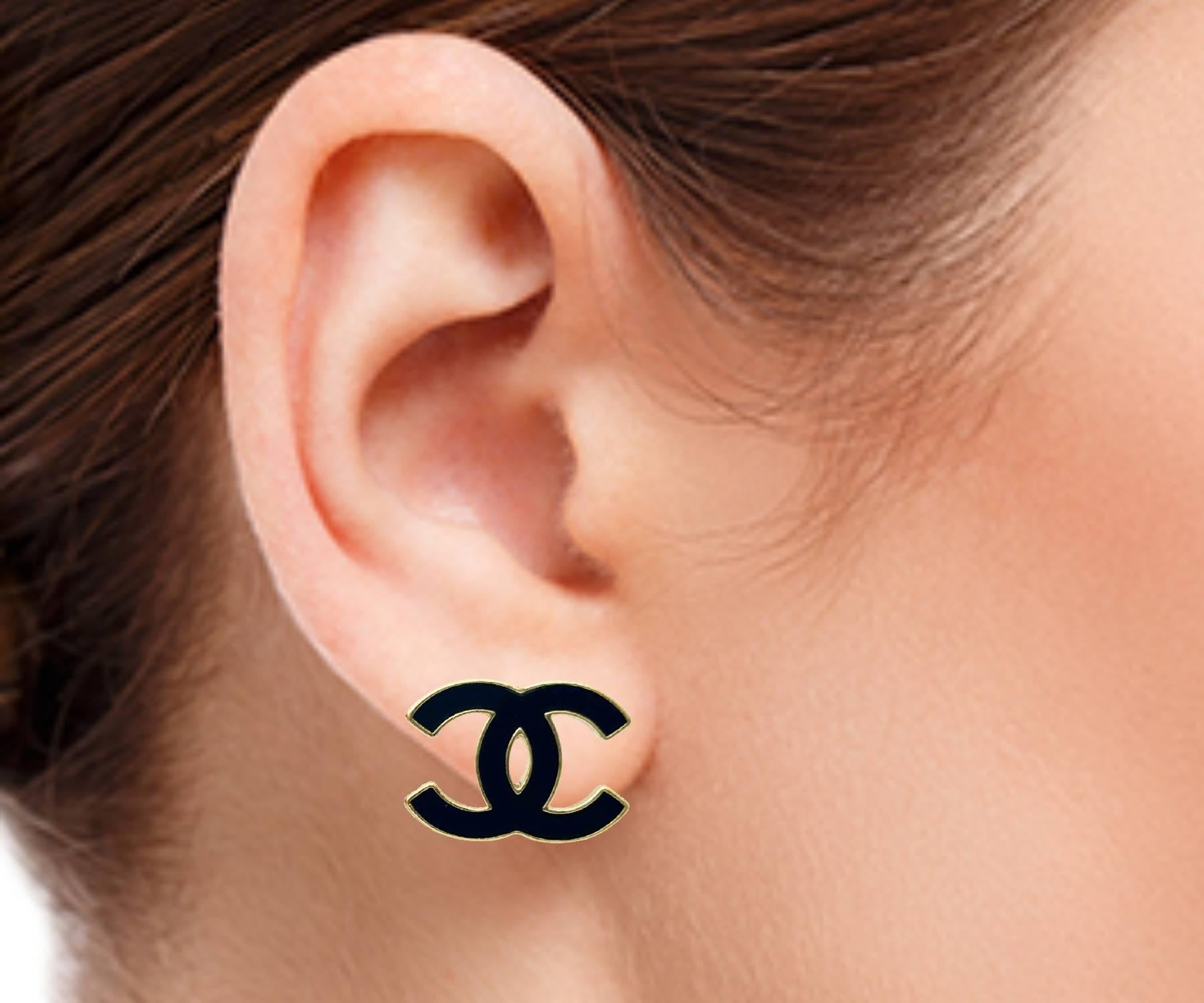 Artisan Chanel Vintage Gold Plated Black CC Clip on Earrings