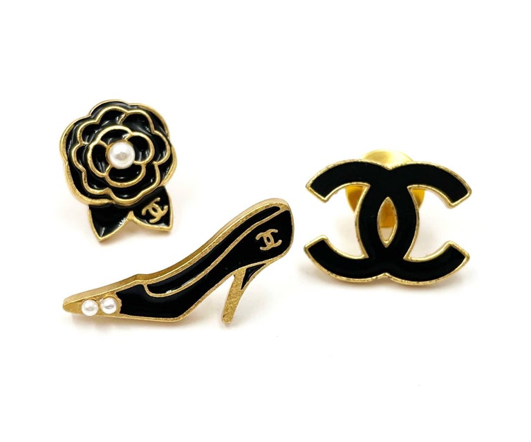 Chanel Vintage Gold Plated Black CC Heel Camellia Pins For Sale at 1stDibs