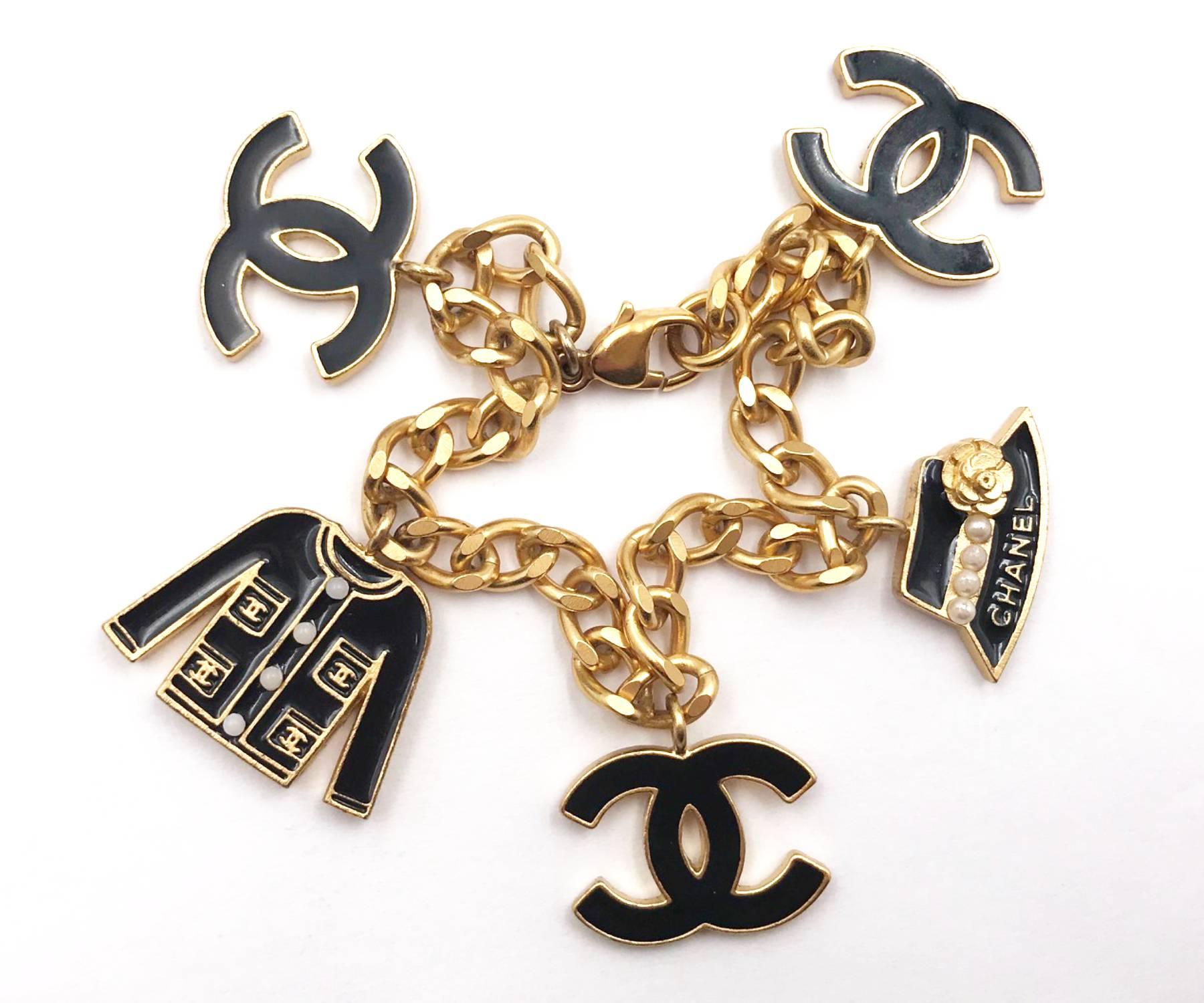 Chanel Vintage Gold Plated CC Black Hat Jacket Charm Bracelet In Excellent Condition For Sale In Pasadena, CA
