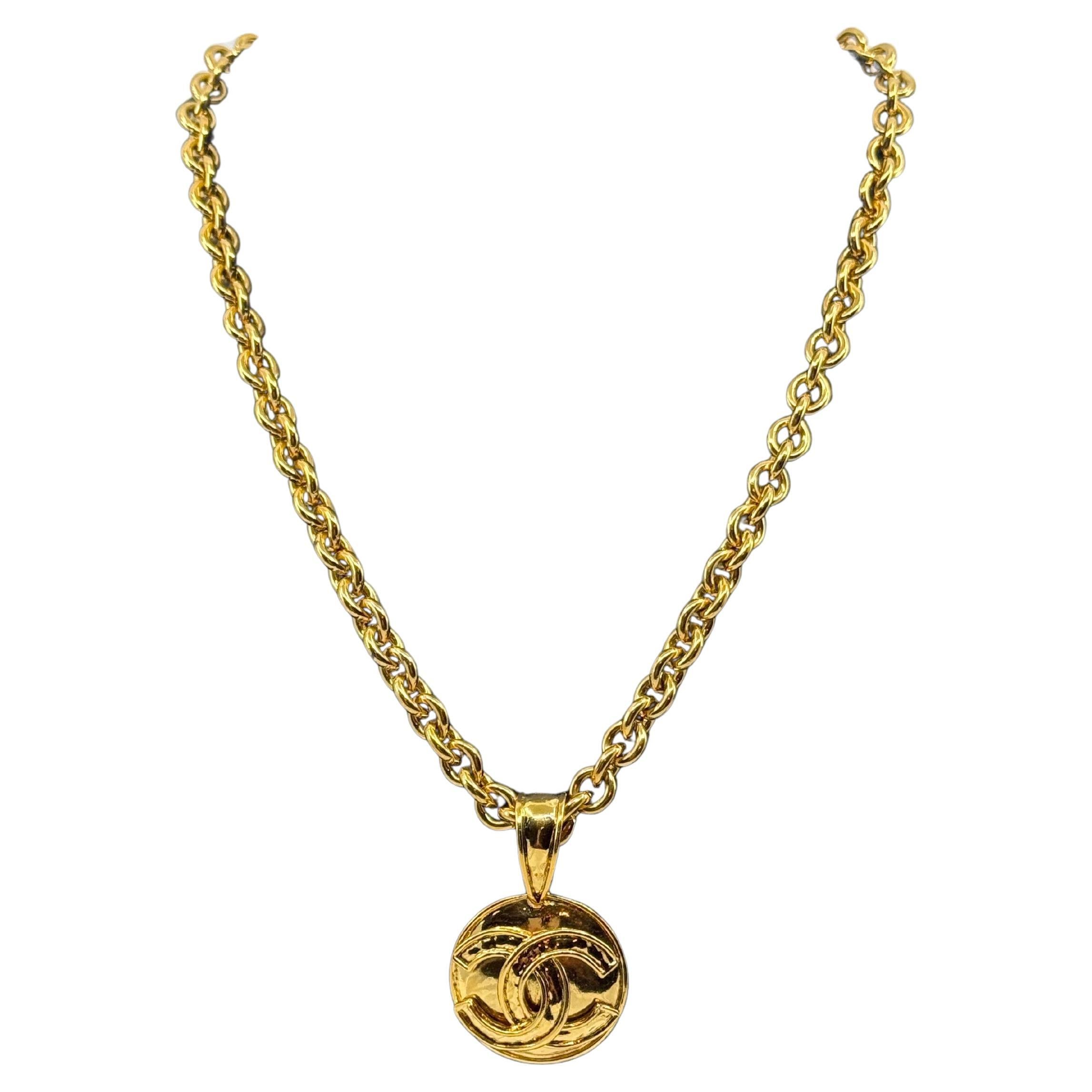 Chanel Vintage Gold Plated CC Circle Pendant Necklace For Sale
