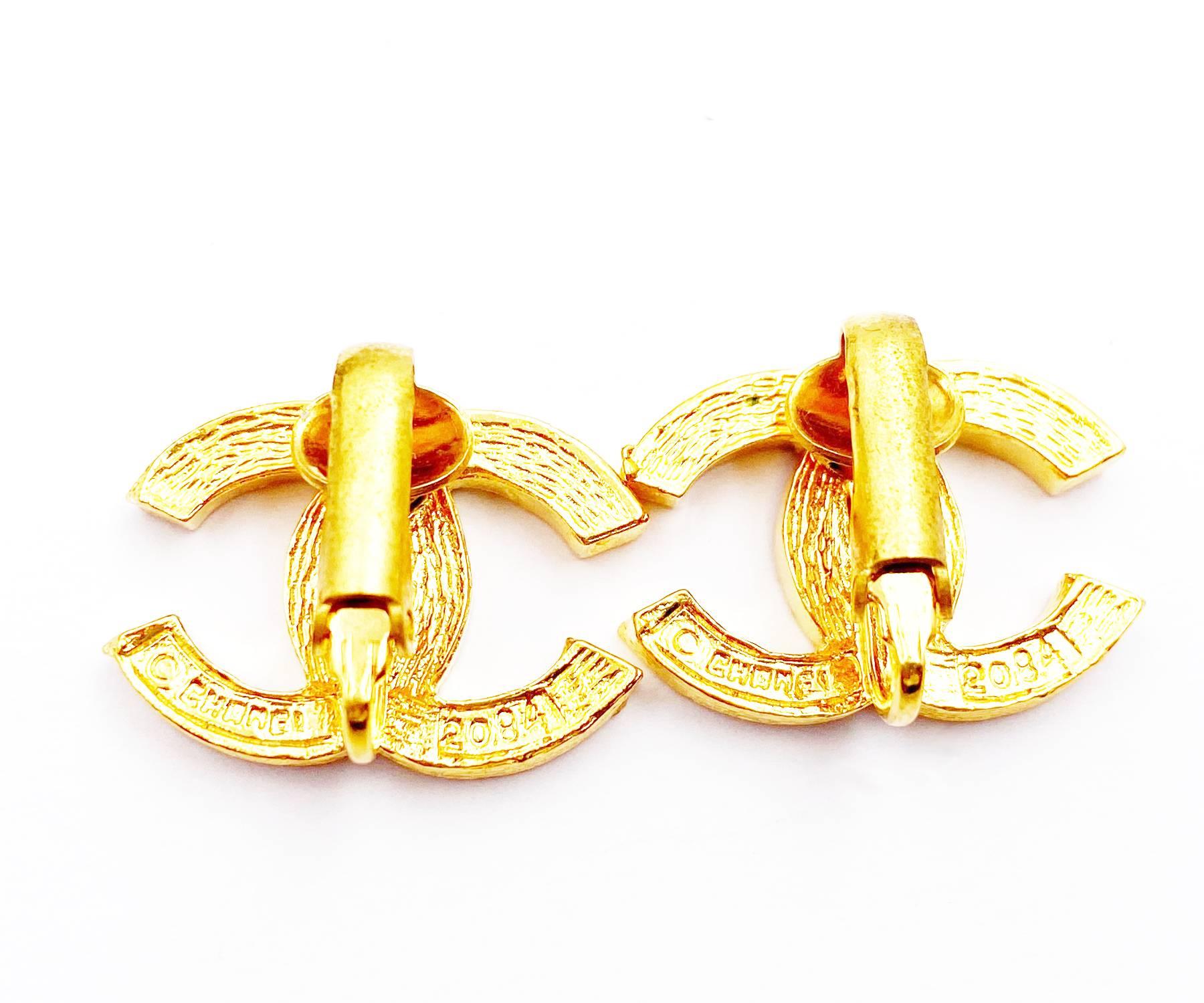 Chanel Vintage Gold Plated CC Crystal Clip on Earrings In Excellent Condition For Sale In Pasadena, CA