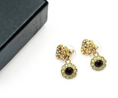 Chanel Vintage Vergoldete CC Kristall-Ohrringe in Mint und Burgunderrot mit Blume