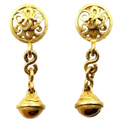 Chanel Vintage vergoldet CC Filigran Runde Glocke baumeln Clip auf Ohrringe