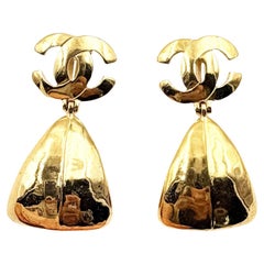 Chanel Vintage Gold Plated CC Hammered Triangle Clip on Earrings