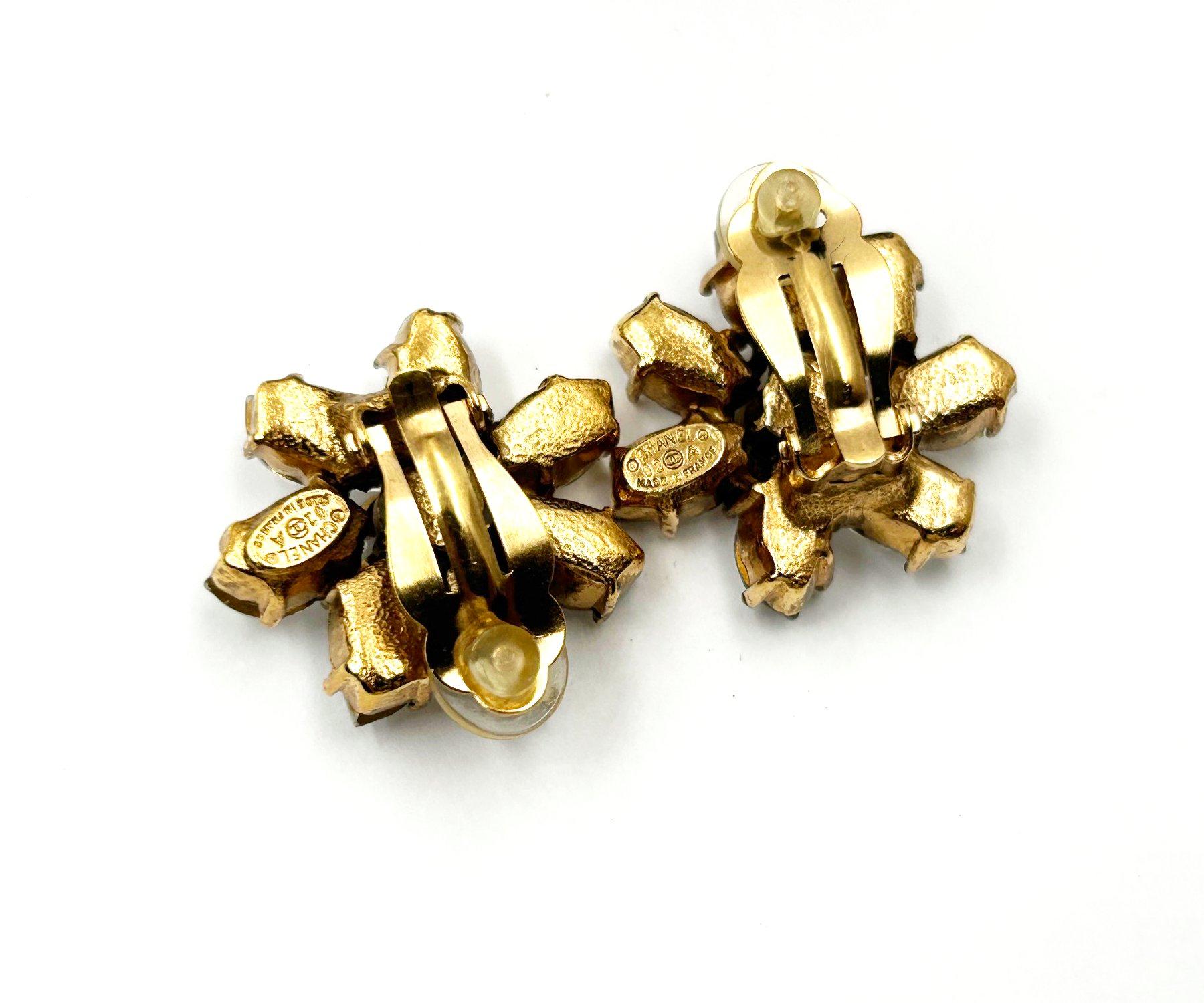 De las mujeres Chanel Vintage Pendientes con clip de copo de nieve de cristal marquesa CC bañados en oro