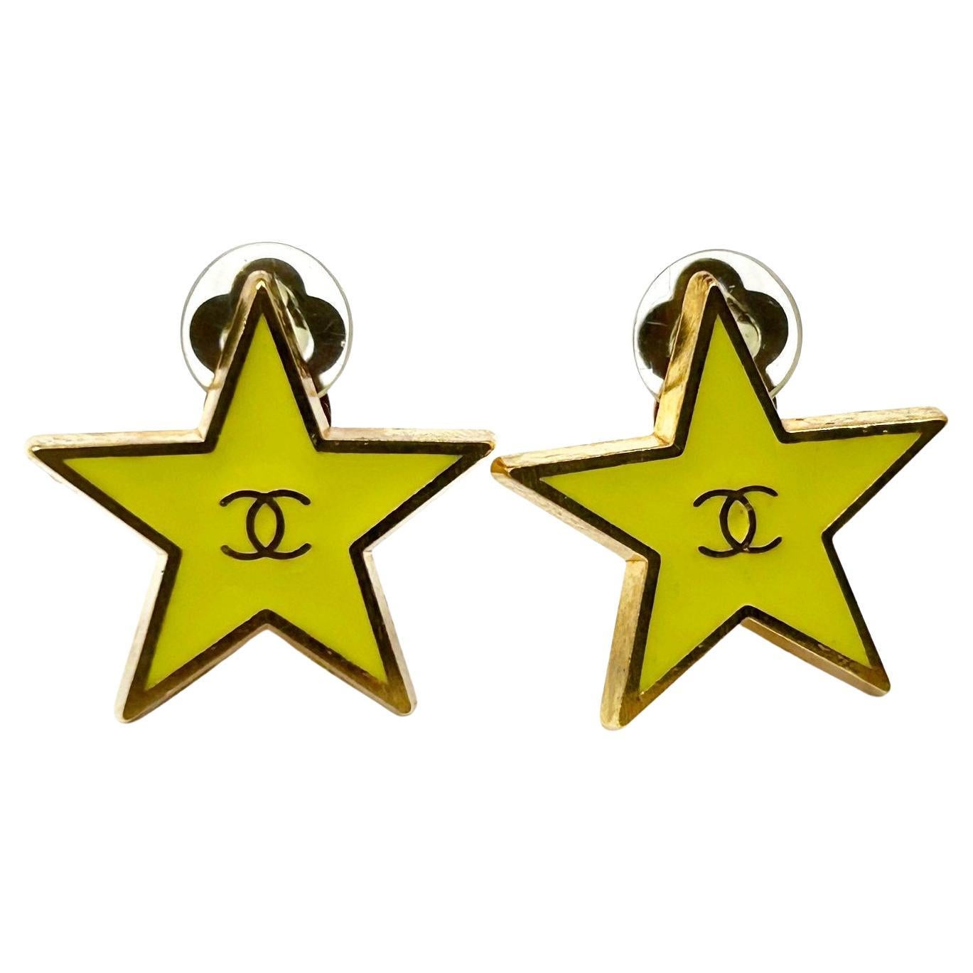 Chanel Vintage Chapado en Oro CC Estrella Amarillo Neón Pendientes de clip