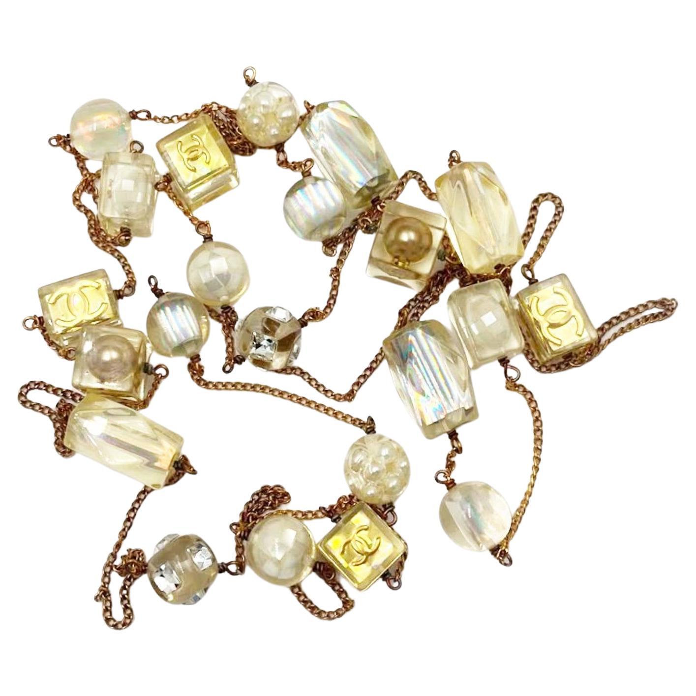 Chanel Vintage Vergoldete CC Harz Spitze Perle Super lange Halskette 