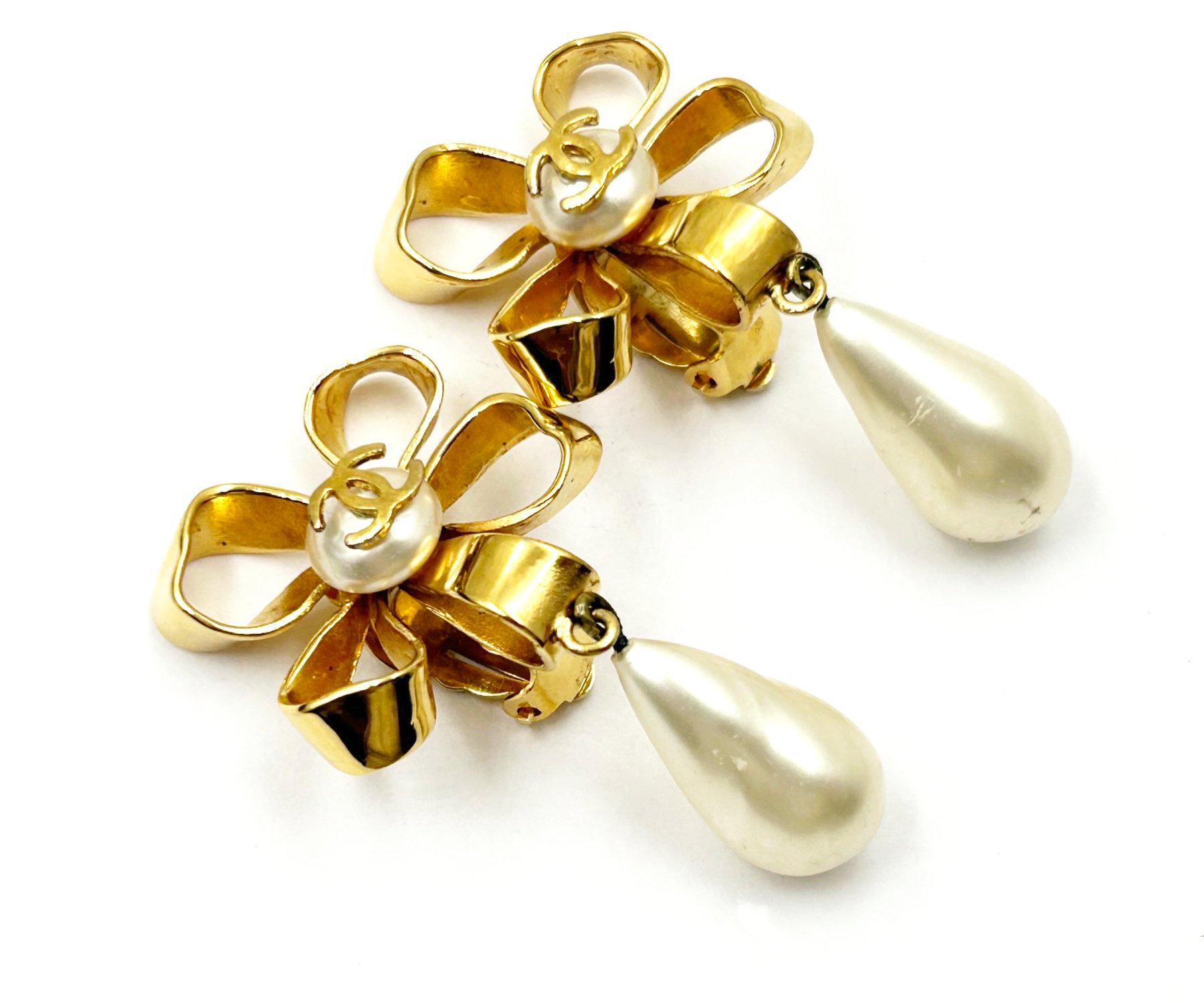 Chanel Vintage Gold Plated CC Ribbon Flower Pearl Dangle Clip on Earrings For Sale 3