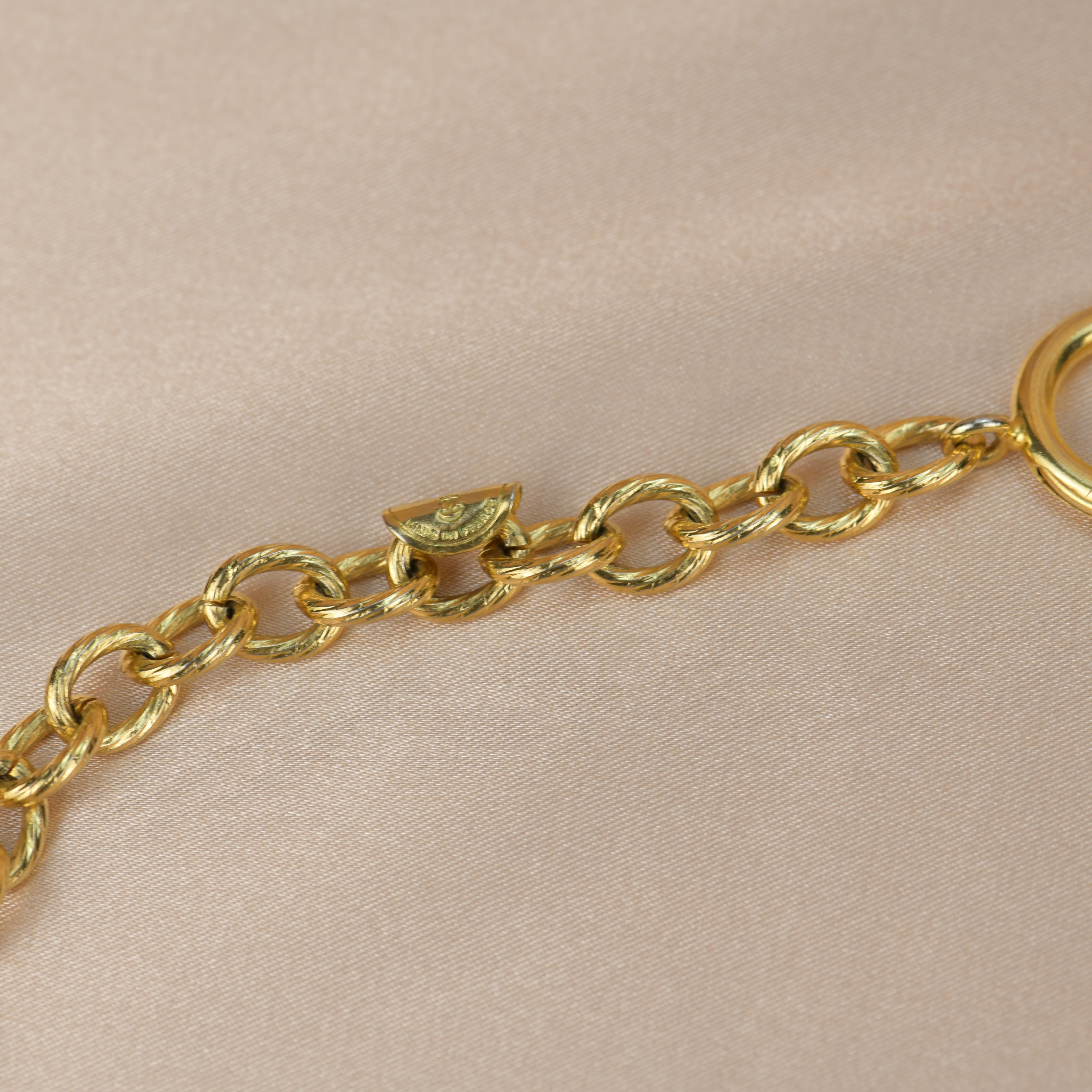 Chanel Vintage Vergoldete Kette Halskette mit sechs ikonischen Charms im Angebot 4