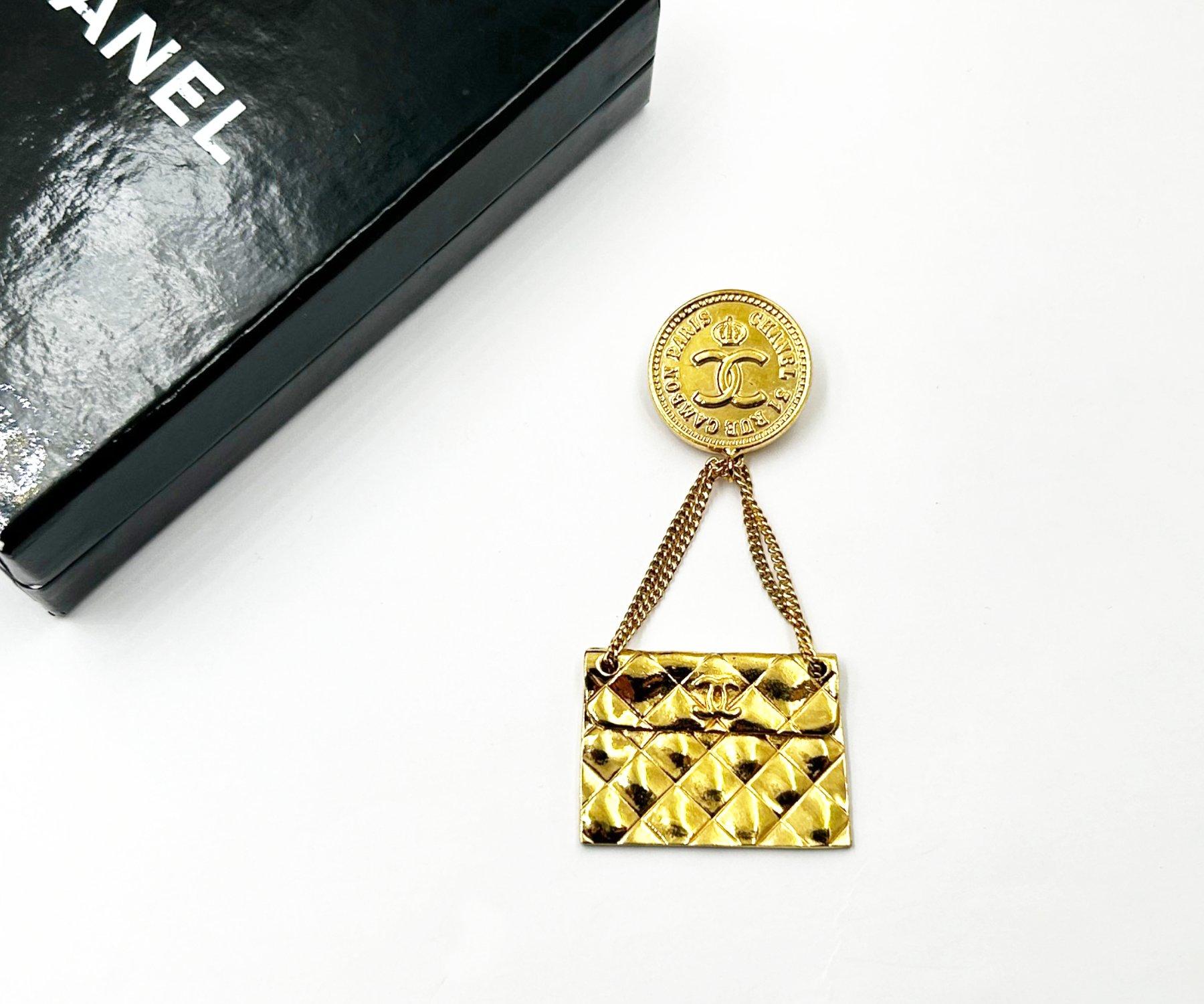 Artisan Chanel Vintage Gold Plated Coin Handbag Brooch For Sale