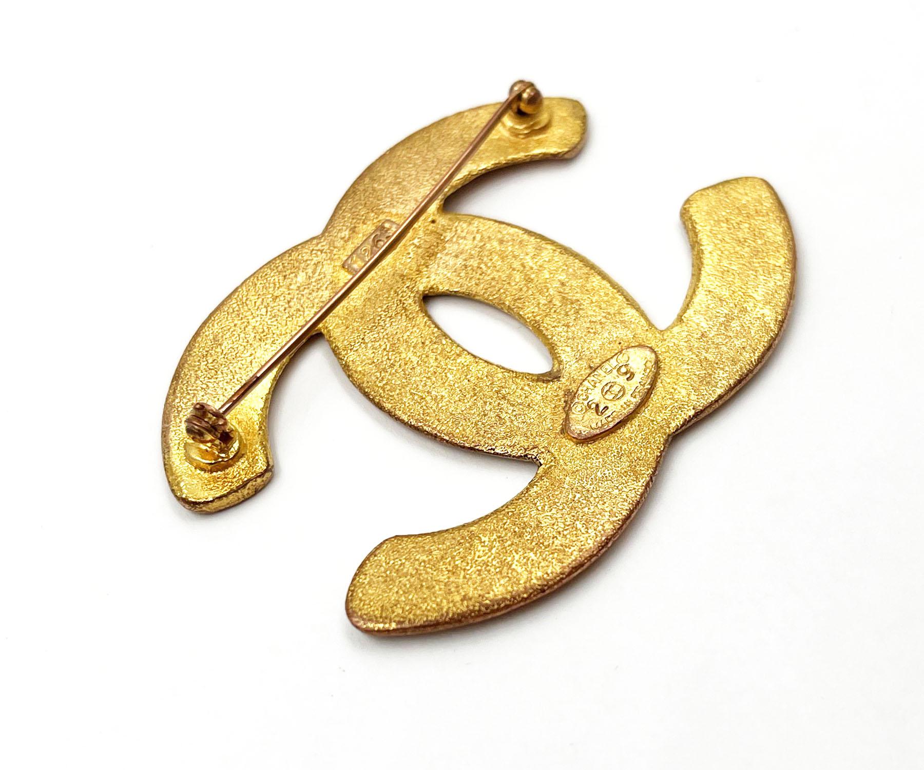 De las mujeres Broche Chanel Vintage Oro Mate CC Mini CC Grande en venta