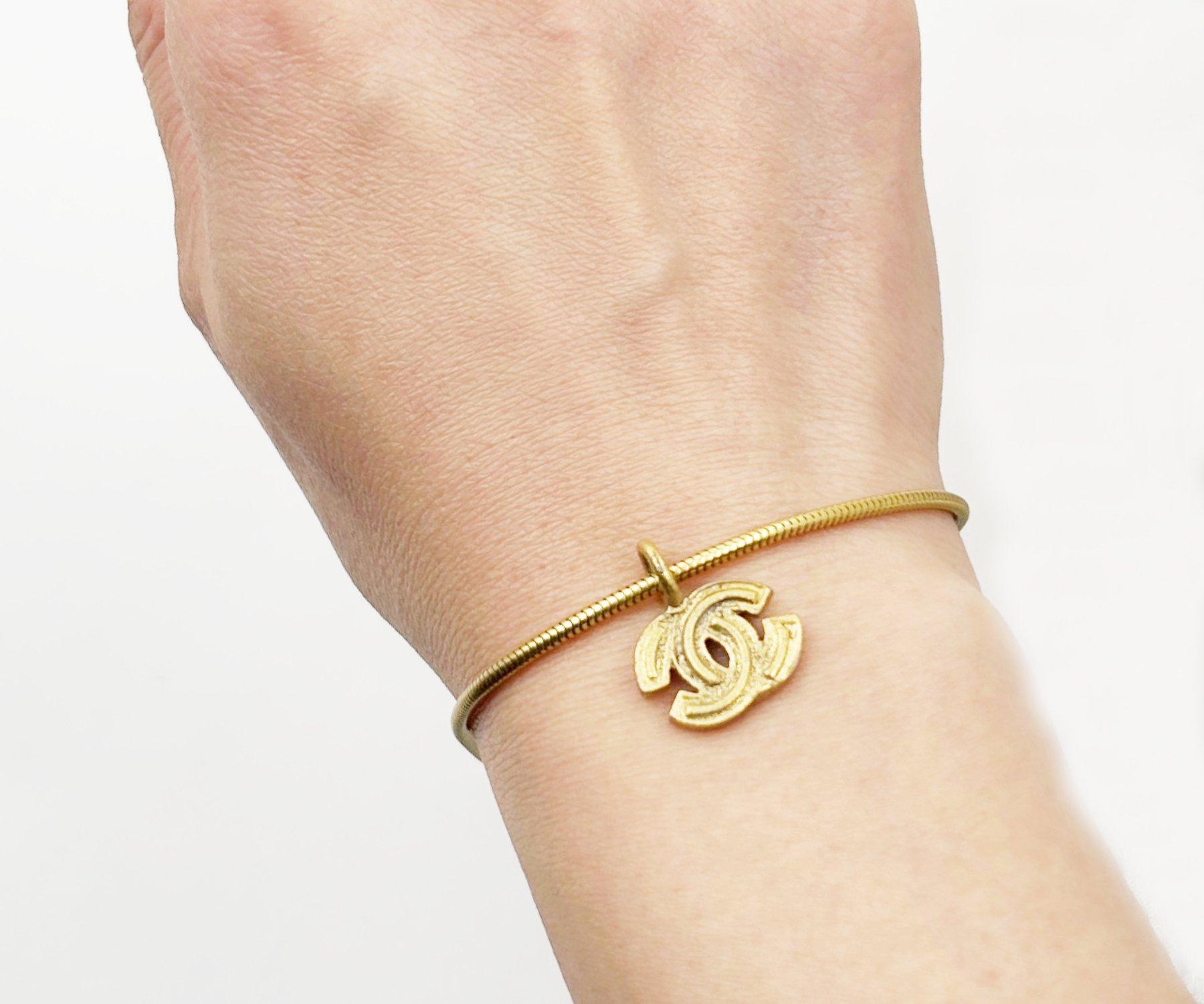 Chanel Vintage Gold Plated Popped CC Earrings Bracelet Set In Excellent Condition For Sale In Pasadena, CA