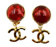 Chanel Vintage Chapado en Oro Rojo Pendientes de clip Stone CC Dangle