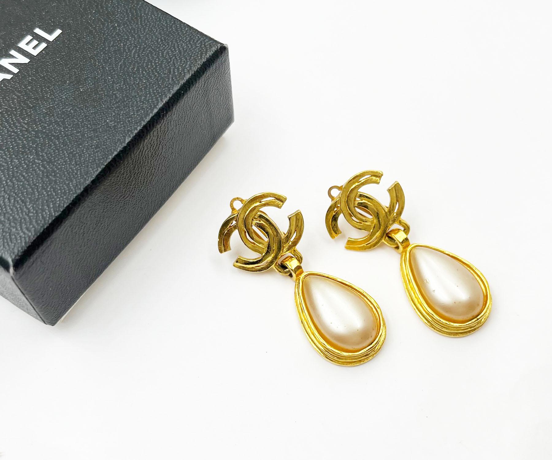 Artisan Chanel Vintage Gold PlatedCC Pearl Tear Drop Dangle Clip on Earrings  For Sale