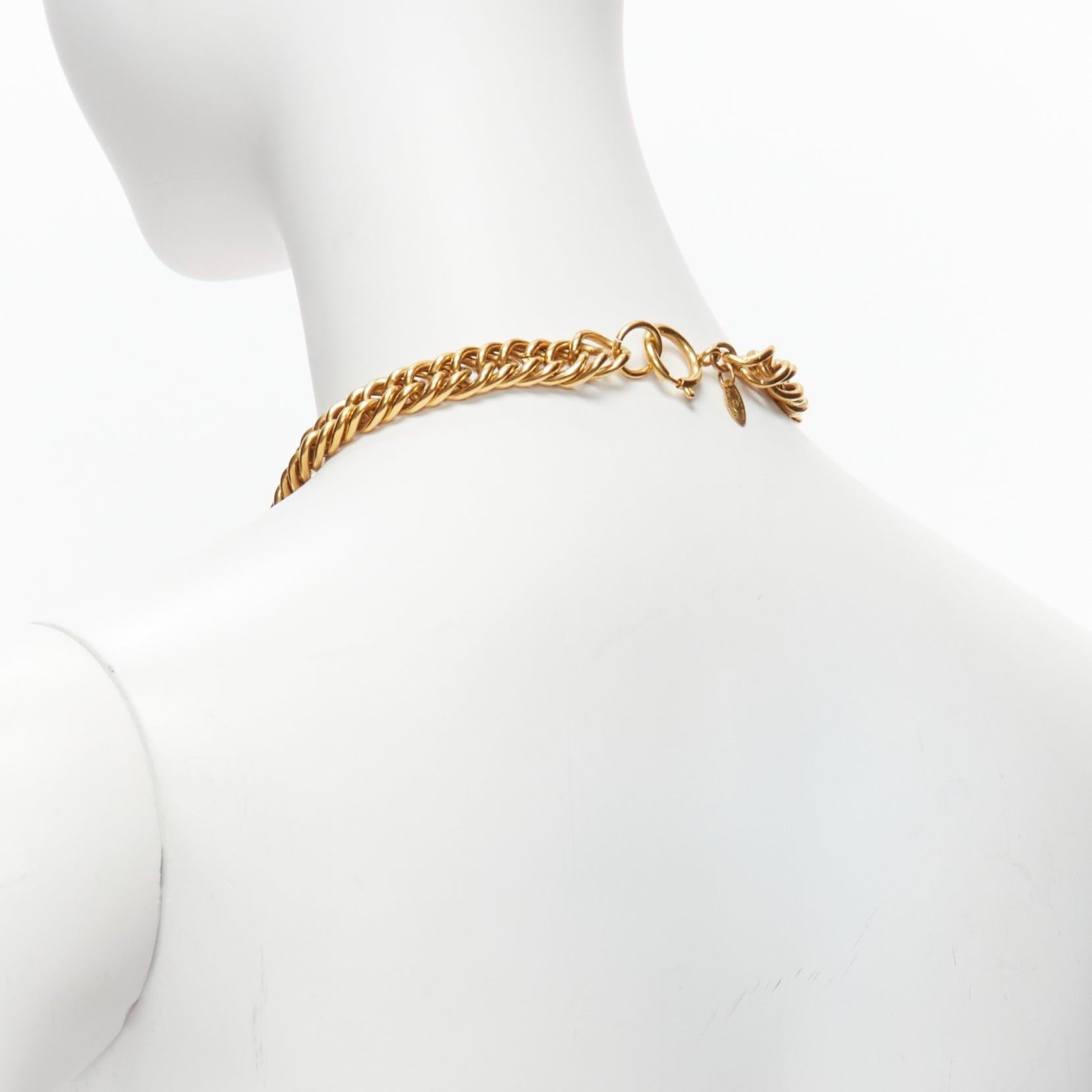 CHANEL Vintage gold quilted Rhombus charm chain choker necklace For Sale 1