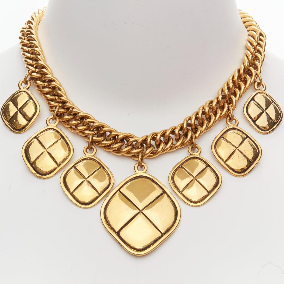 CHANEL Vintage gold quilted Rhombus charm chain choker necklace For Sale 2