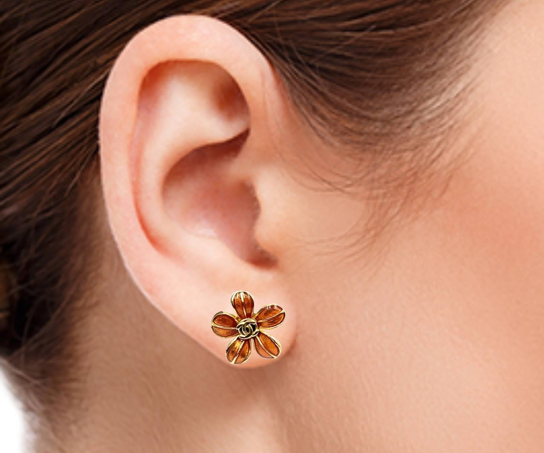 Women's Chanel Classic Vintage Gold Red Flower Green CC Double Face Piercing Earrings