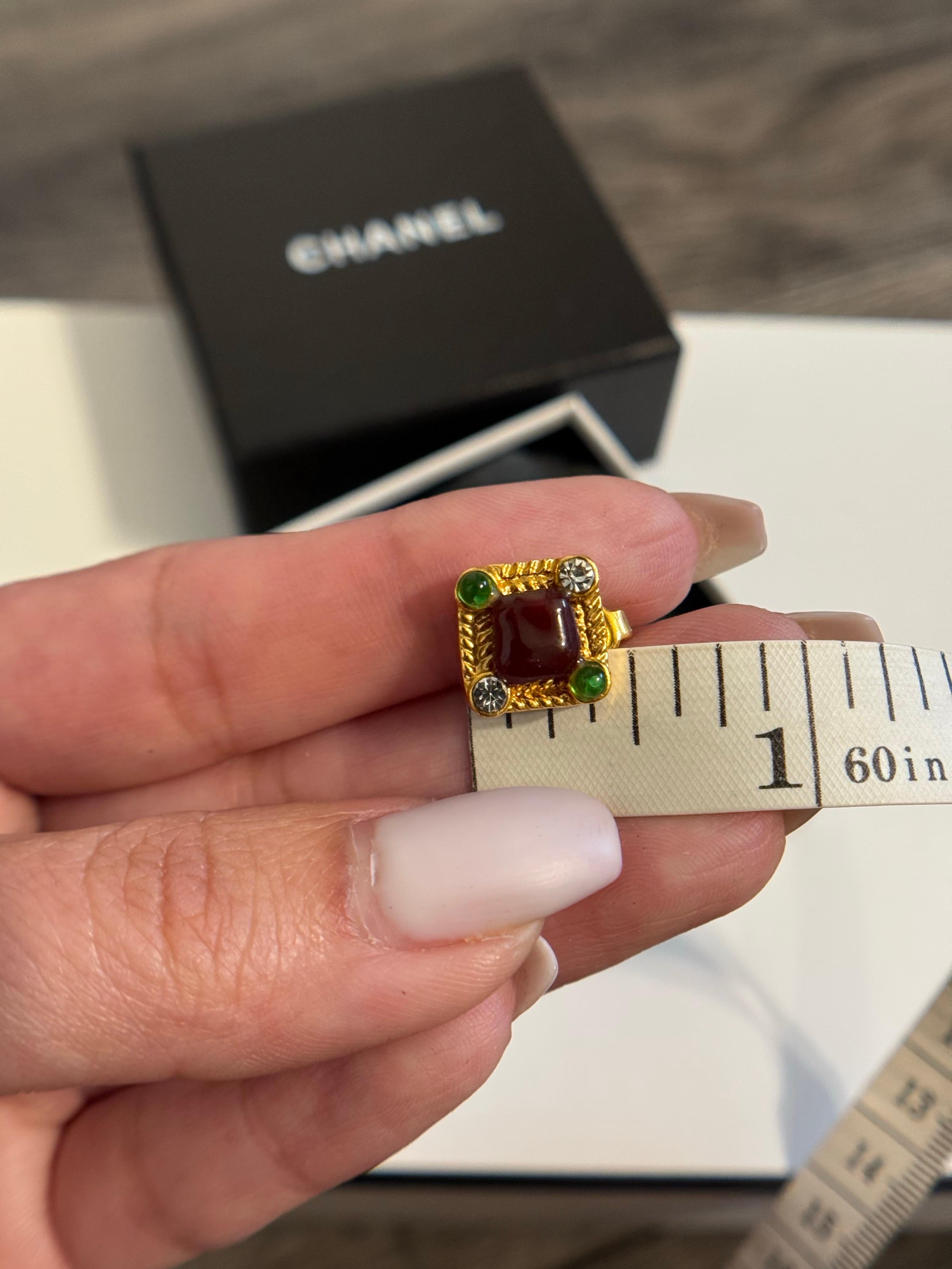 Chanel Vintage Gold Rot Grün Gripoix Ohrringe im Angebot 3