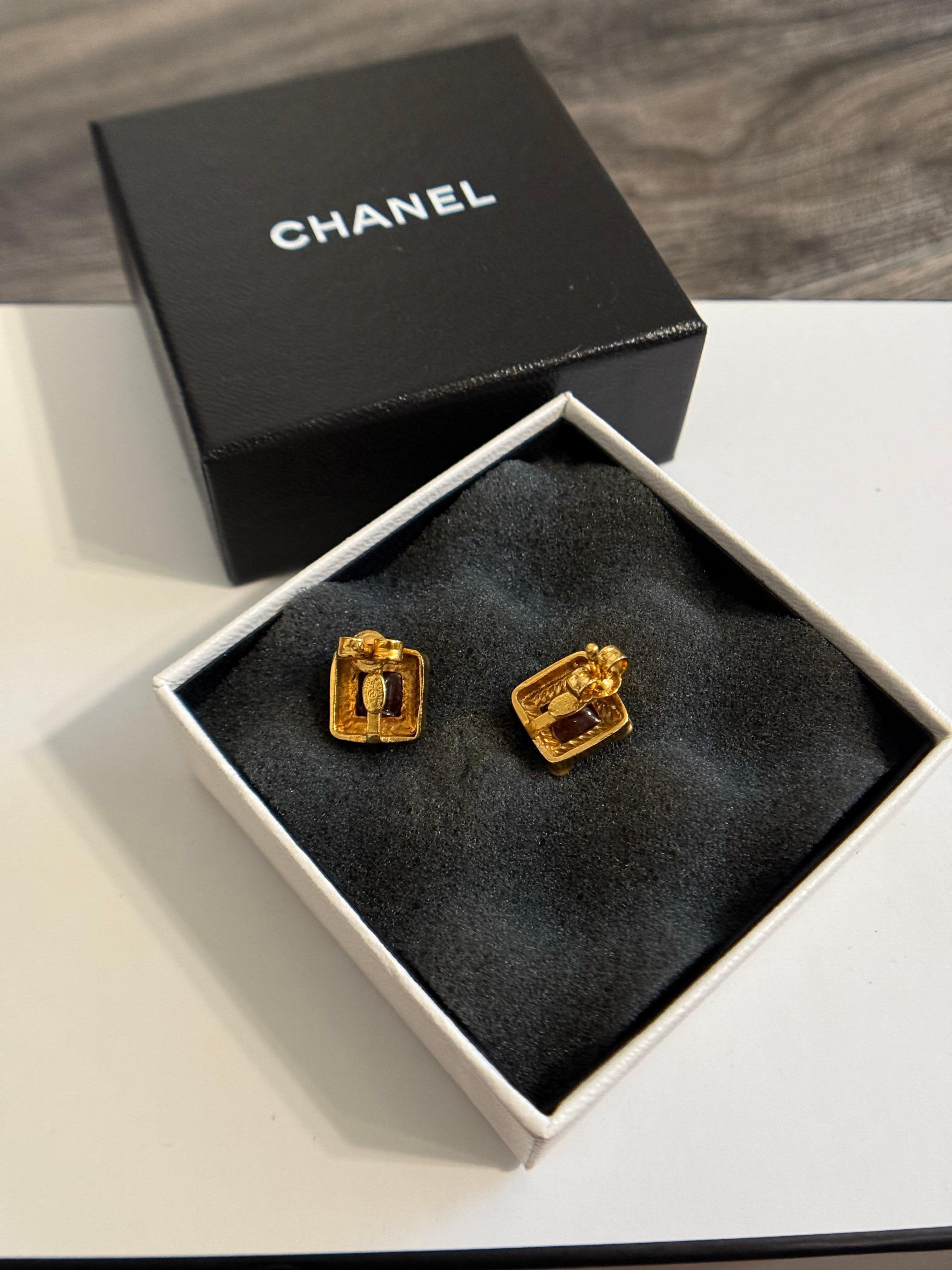 Chanel Vintage Gold Rot Grün Gripoix Ohrringe im Angebot 5