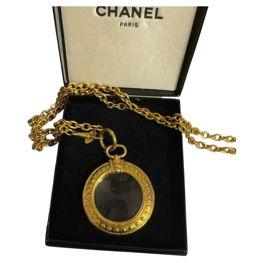 CHANEL Vintage Gold Star "CHANEL" Magnifying Glass Chain Necklace