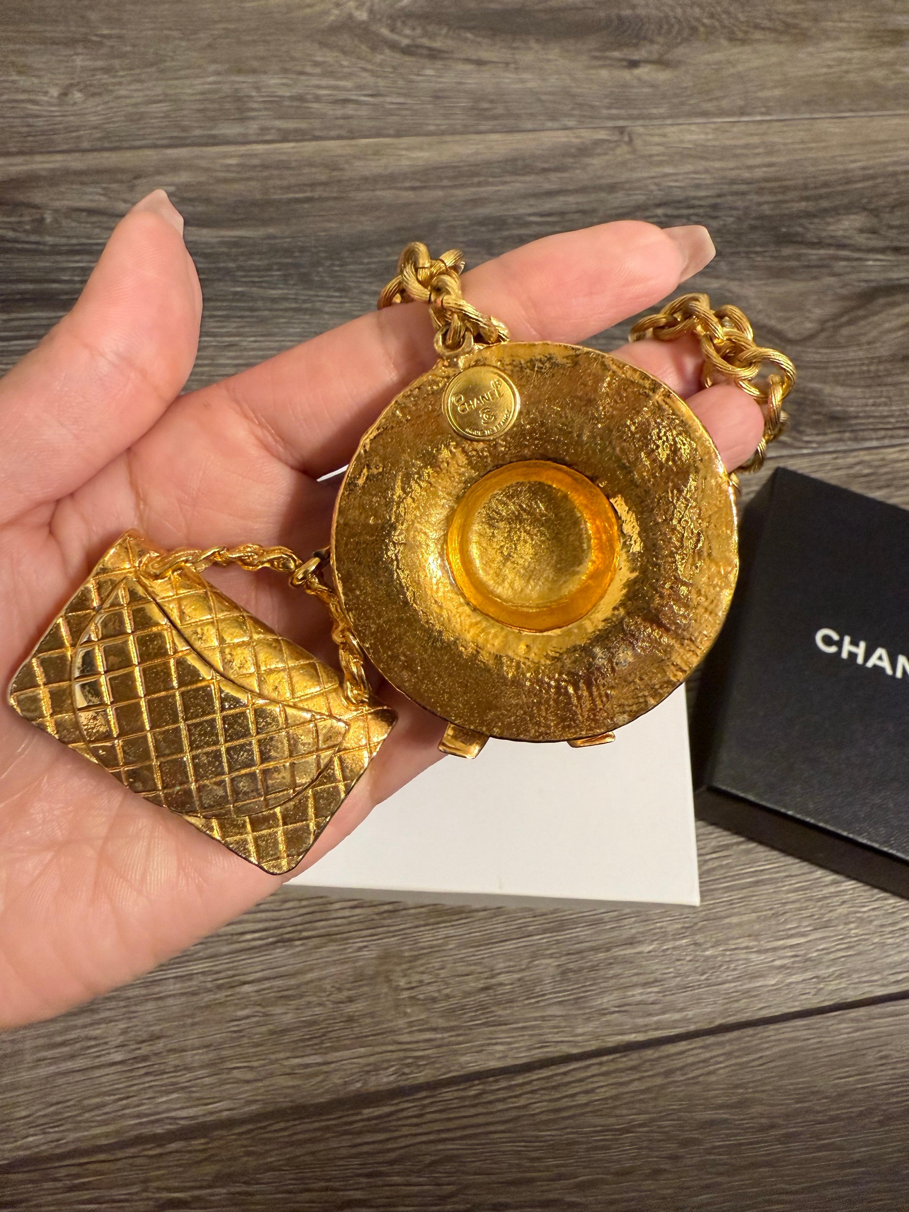 Chanel Vintage Gold Statement Chain Necklace with Hat and CC Bag Charms In Good Condition For Sale In Bellevue, WA