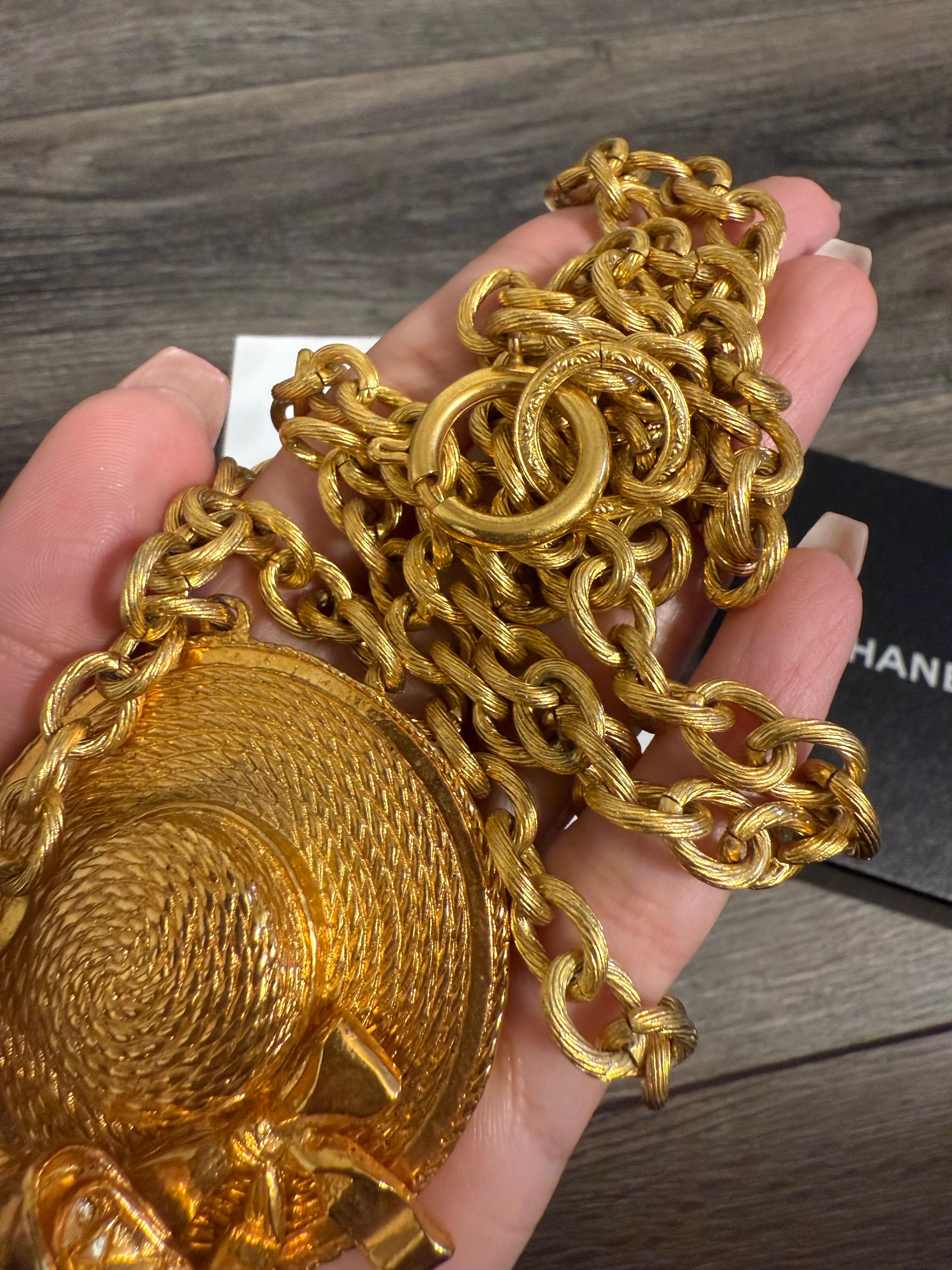Chanel Vintage Gold Statement Chain Necklace with Hat and CC Bag Charms For Sale 4