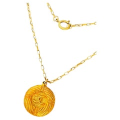 Chanel Vintage Gold Textured Iconic CC Round Circle Chain Lace Pendant Necklace