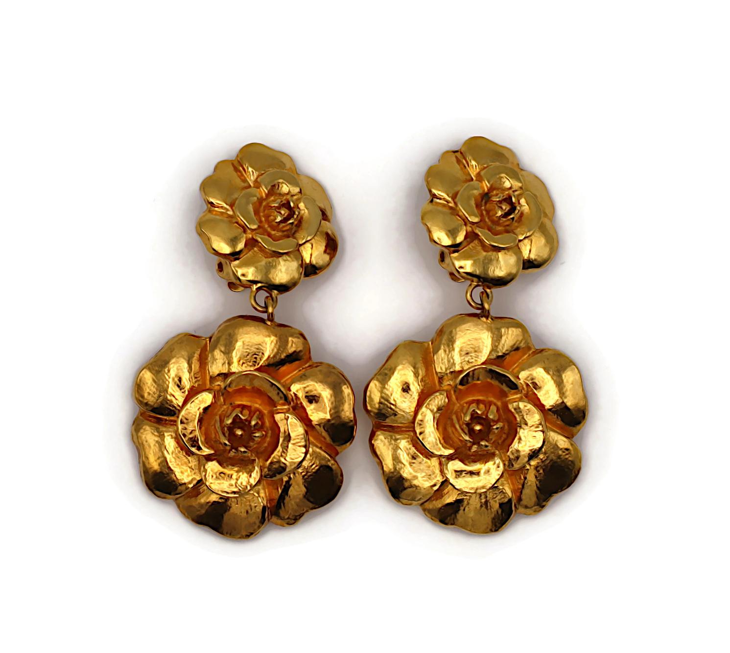 Women's CHANEL Vintage Gold Tone Camellia Dangle Earrings For Sale